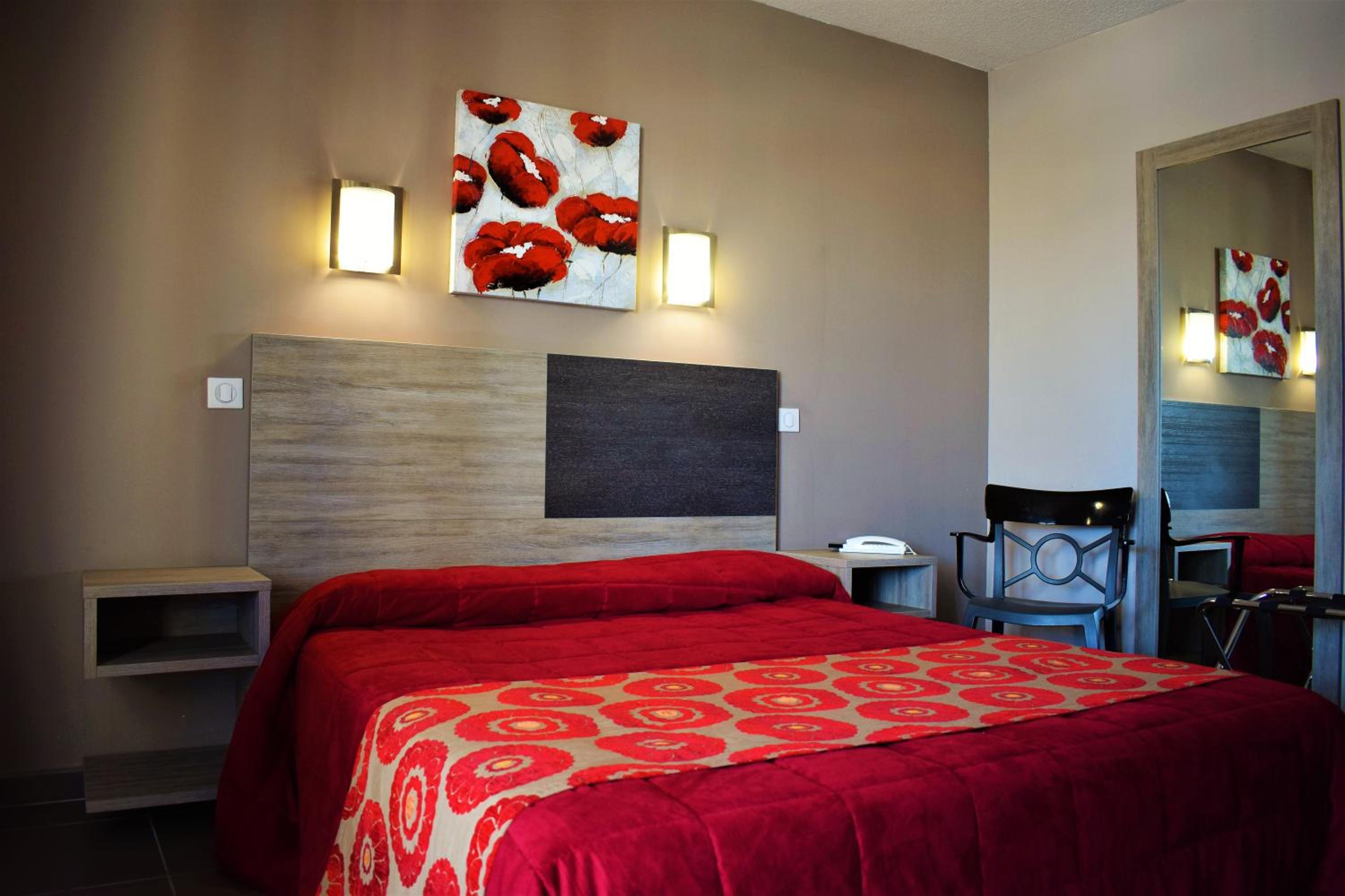 Triple Room With Harbour View - Photo 3