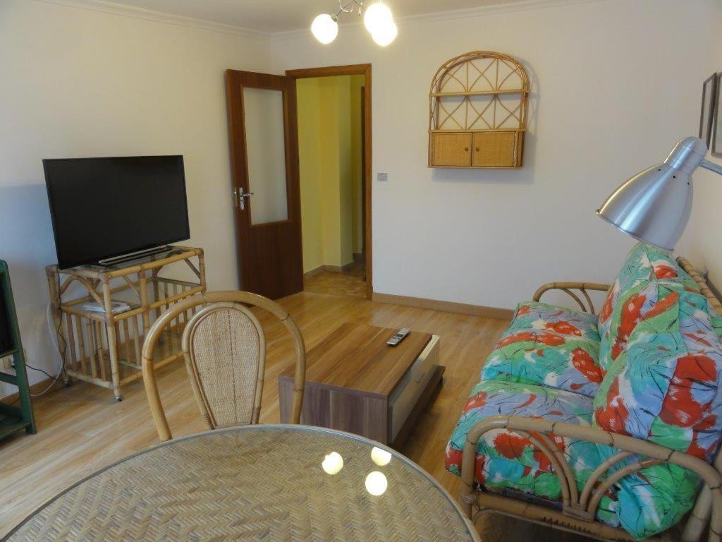 Three-Bedroom House photo 2