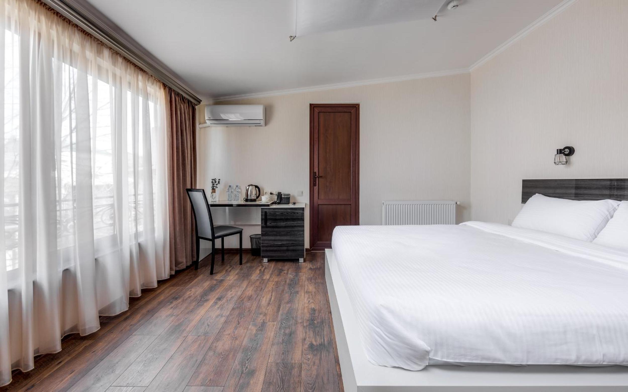 Standard Double Room photo 2
