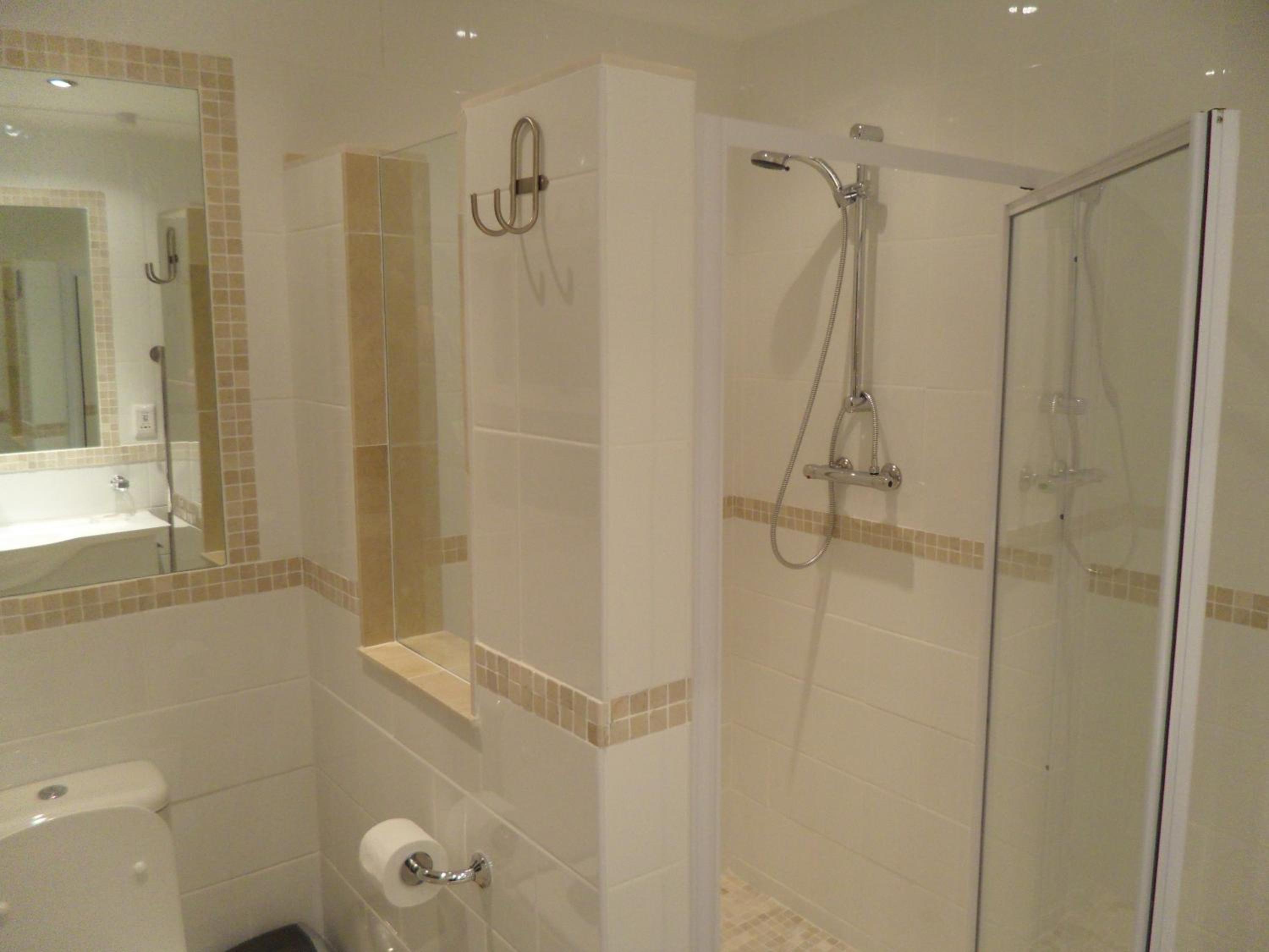 Two-Bedroom Apartment - Photo 13