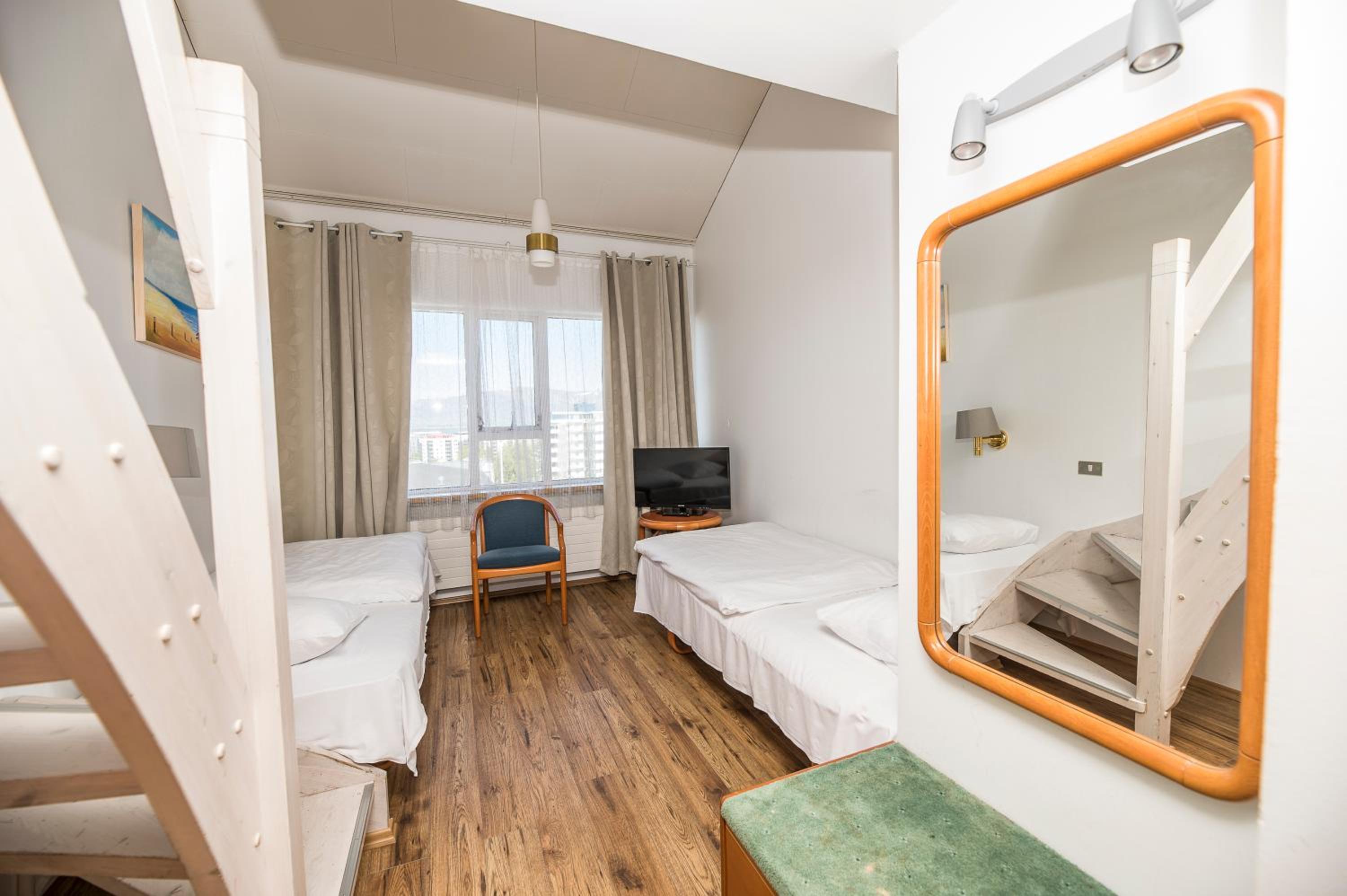 Triple Room with Private Bathroom photo 2