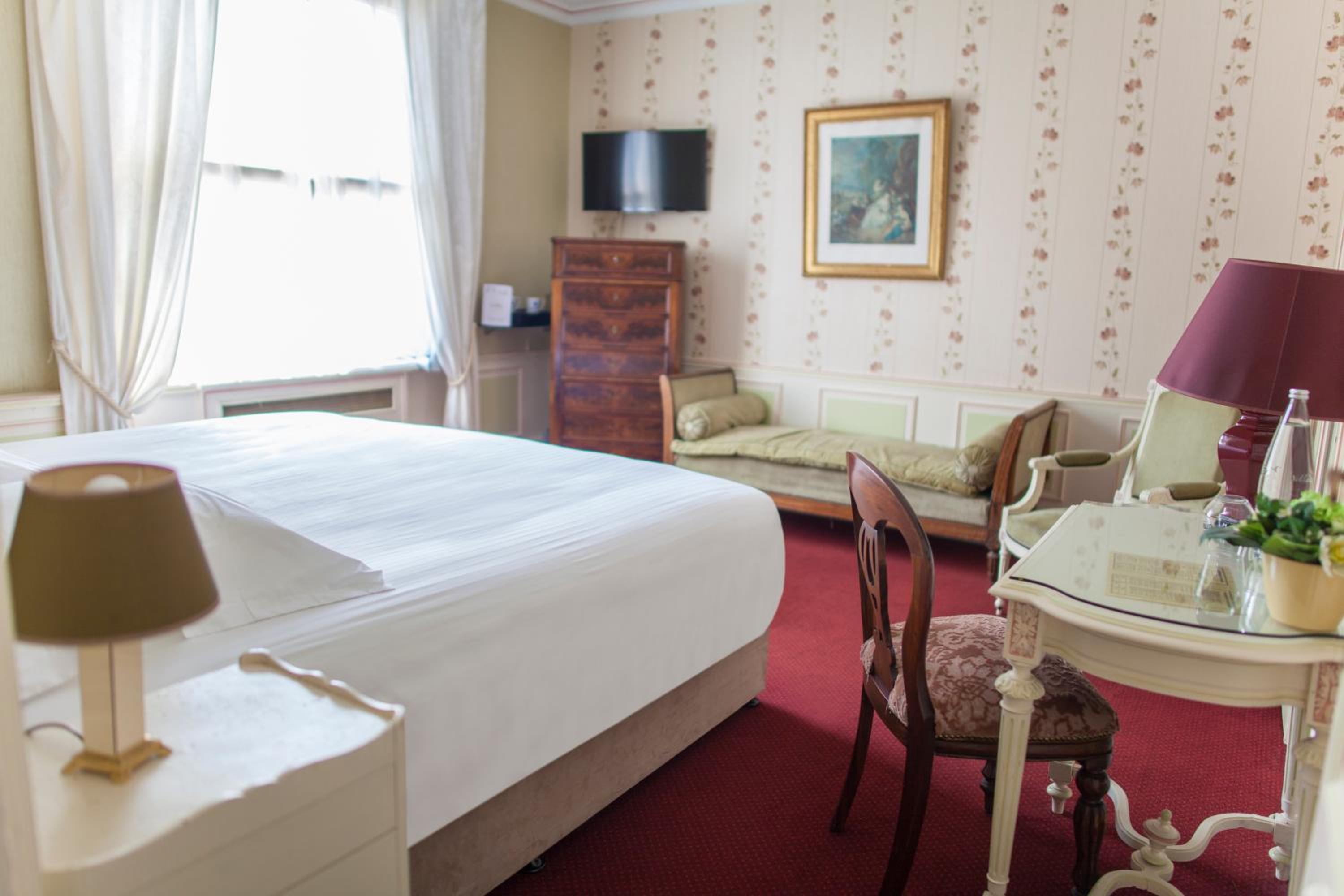 Deluxe Room - Photo 3