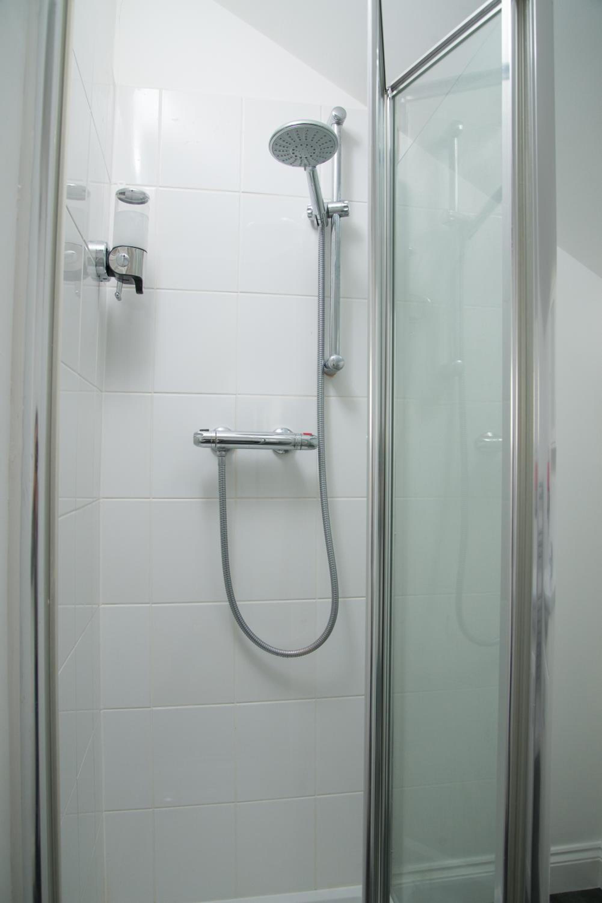 Small Double Room - Photo 13