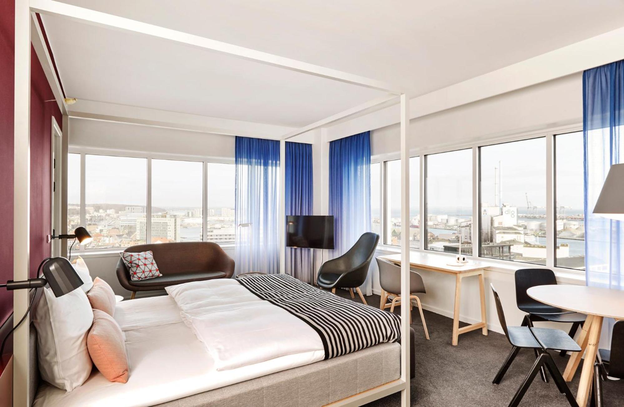 Superior Corner Double Room