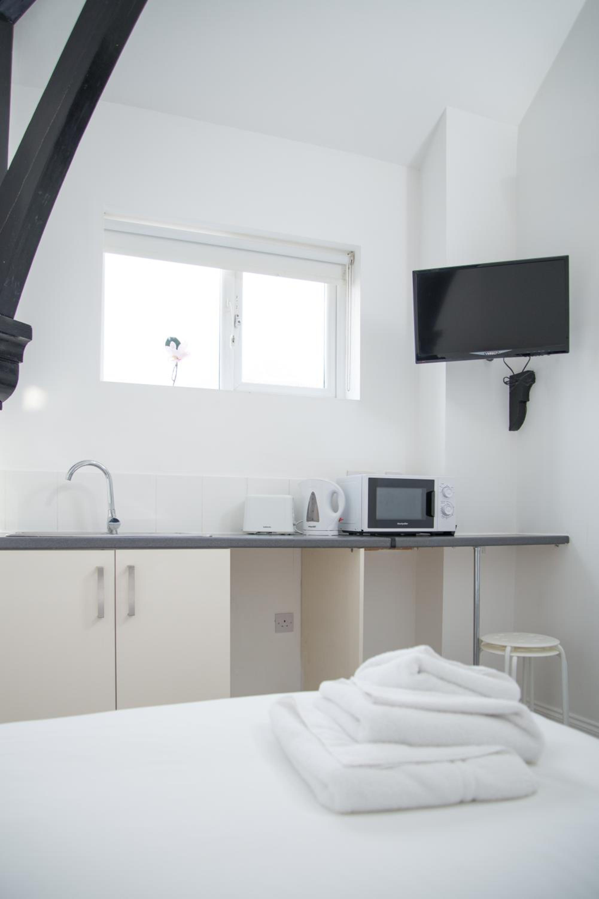 Small Double Room - Photo 15
