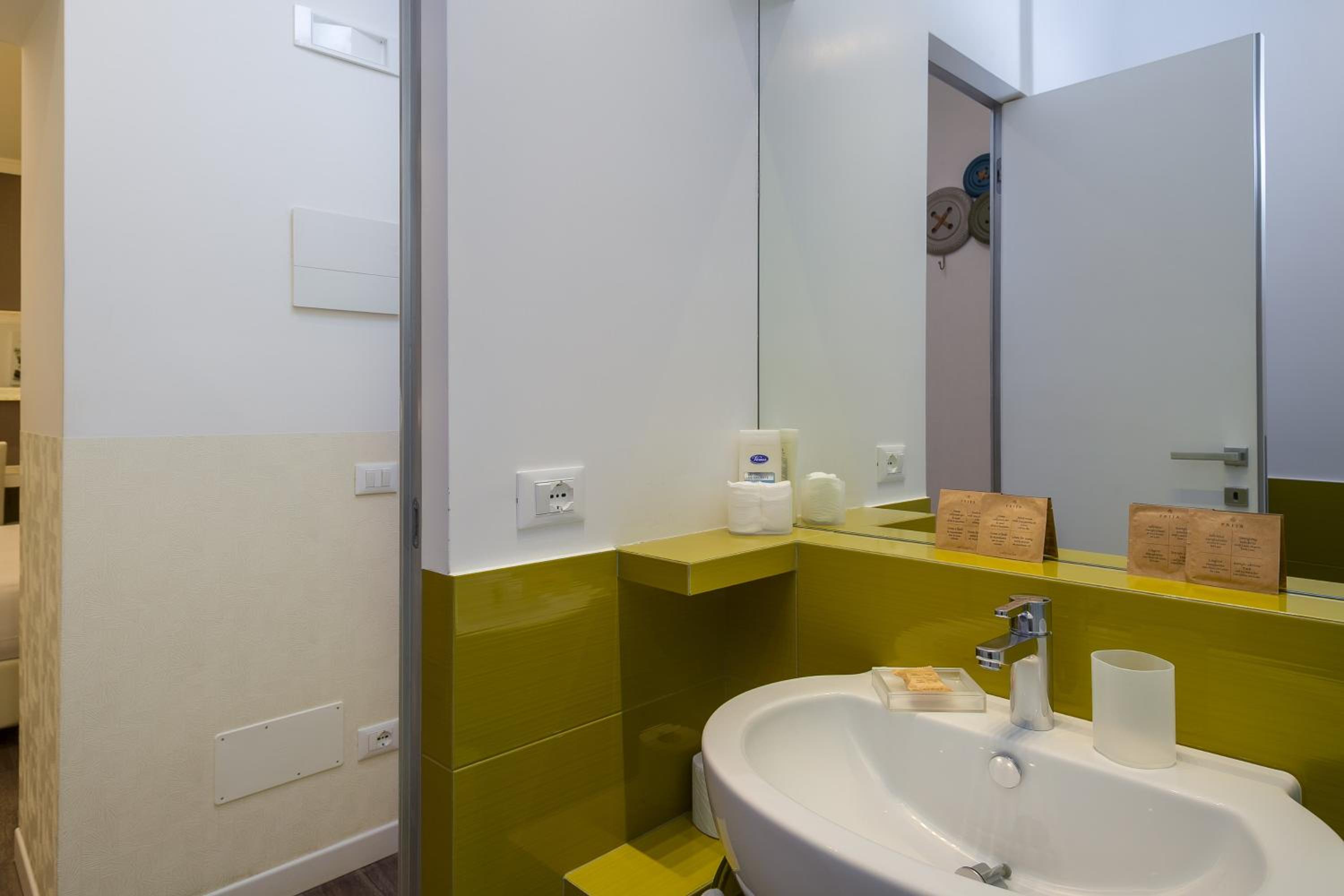 Standard Double or Twin Room photo 2