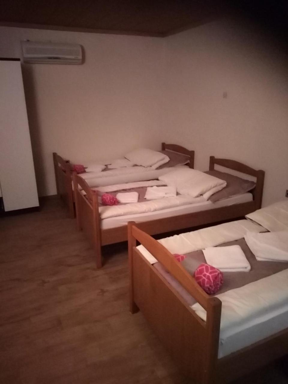 4-Bed Mixed Dormitory Room photo 1