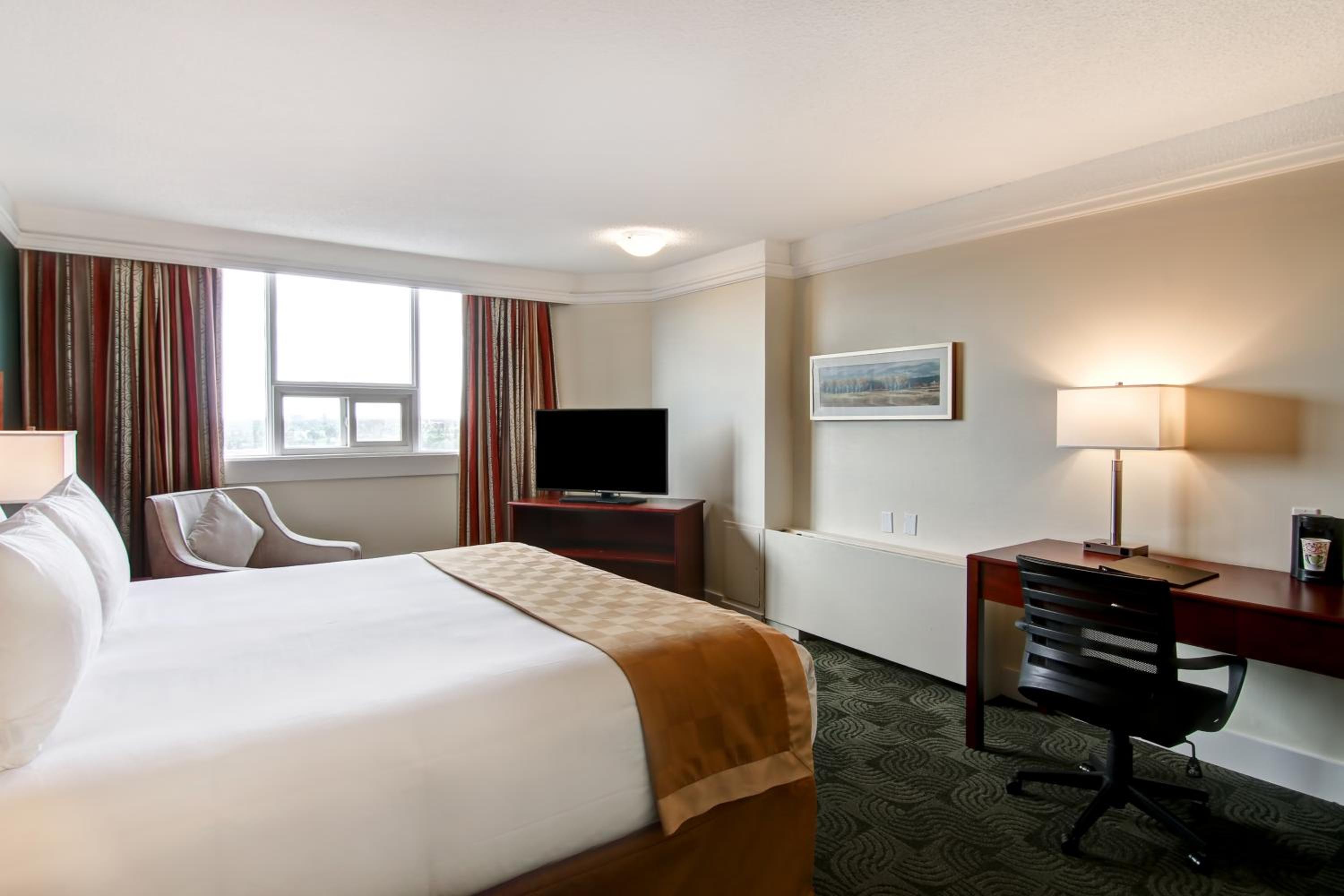Deluxe King Room photo 1