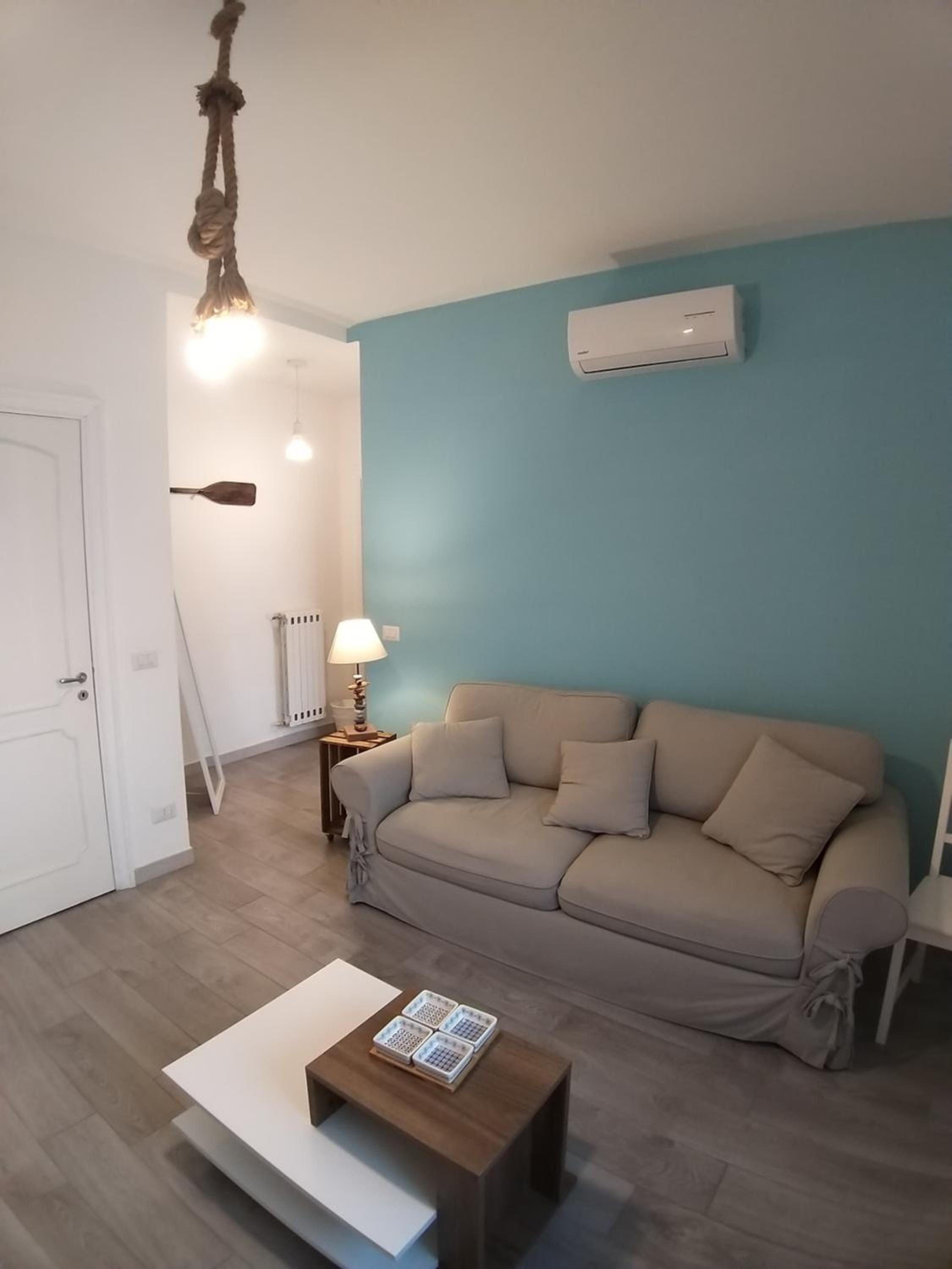 Quadruple Room with Sea View - Photo 10