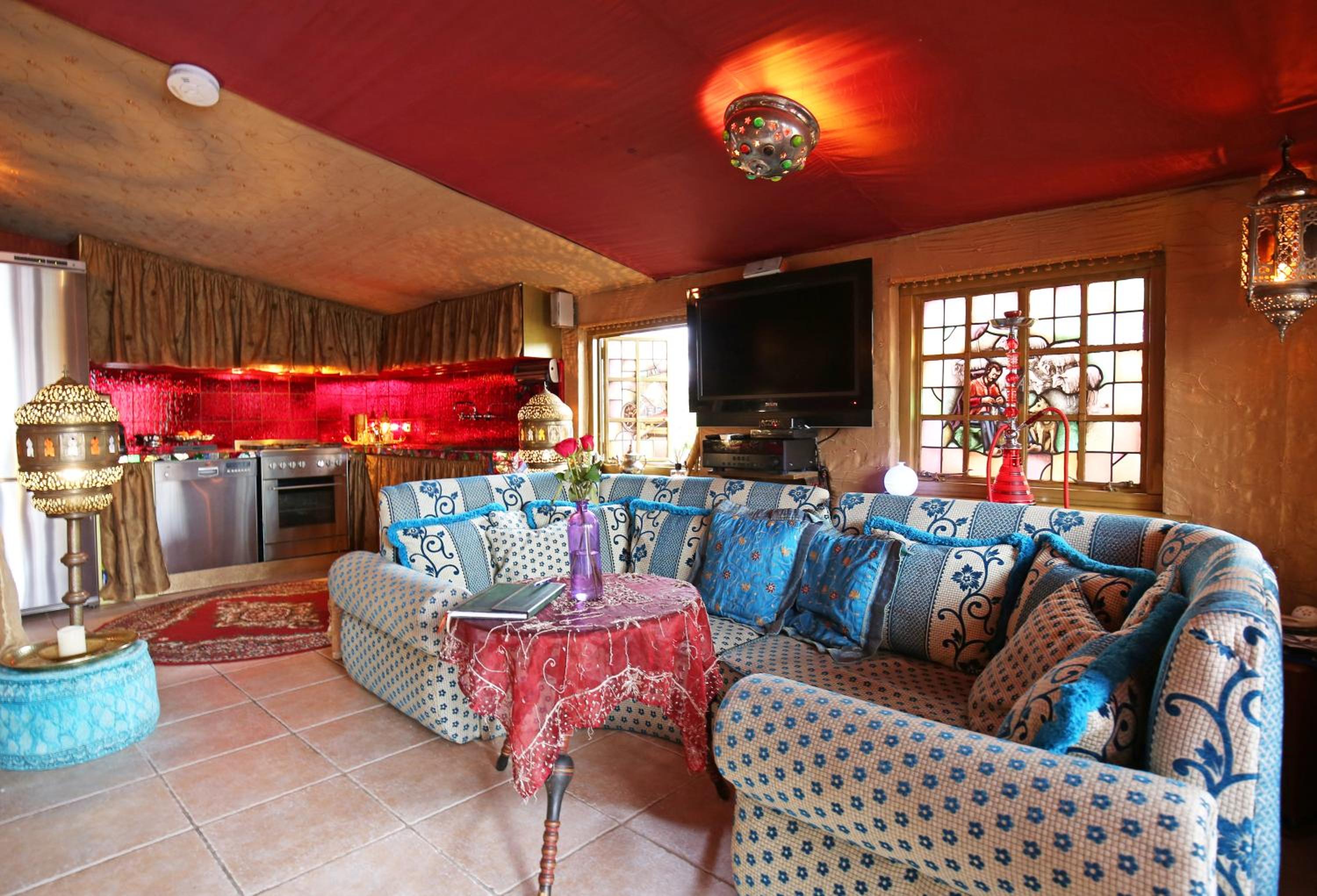 Bungalow - Water Front  - Photo 10