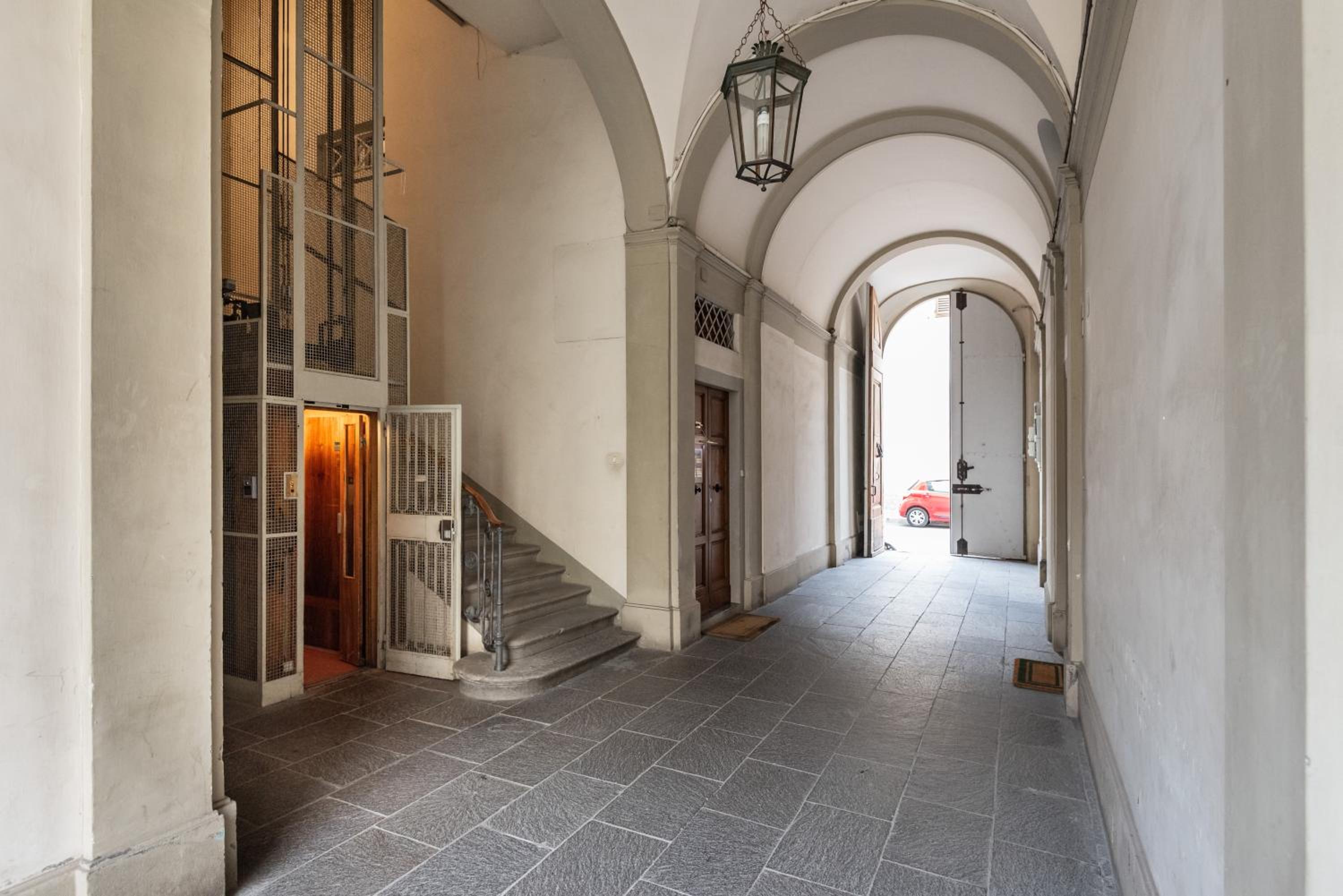 One-Bedroom Apartment - 10, Via Venezia photo 3