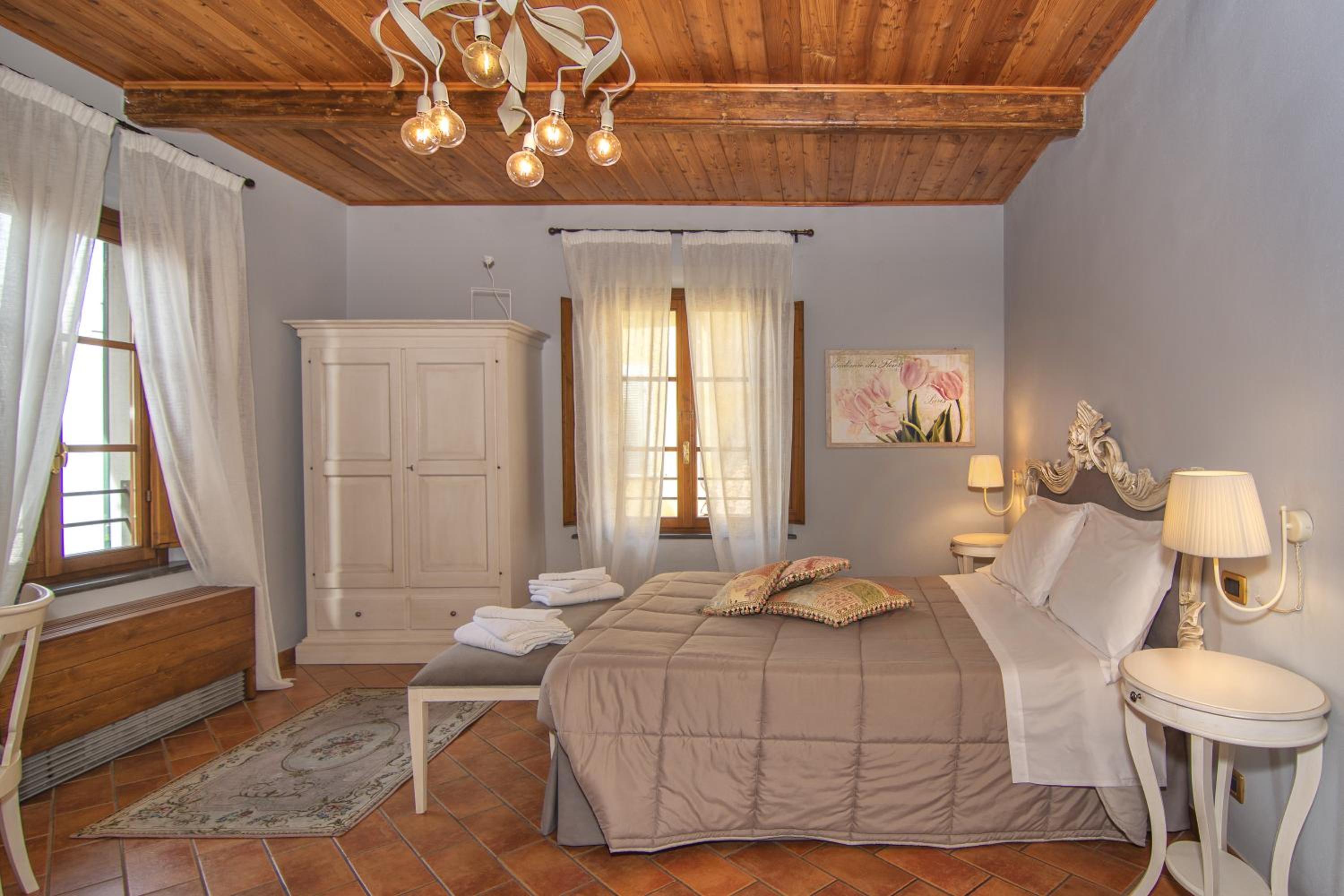 Large Double Room photo 2