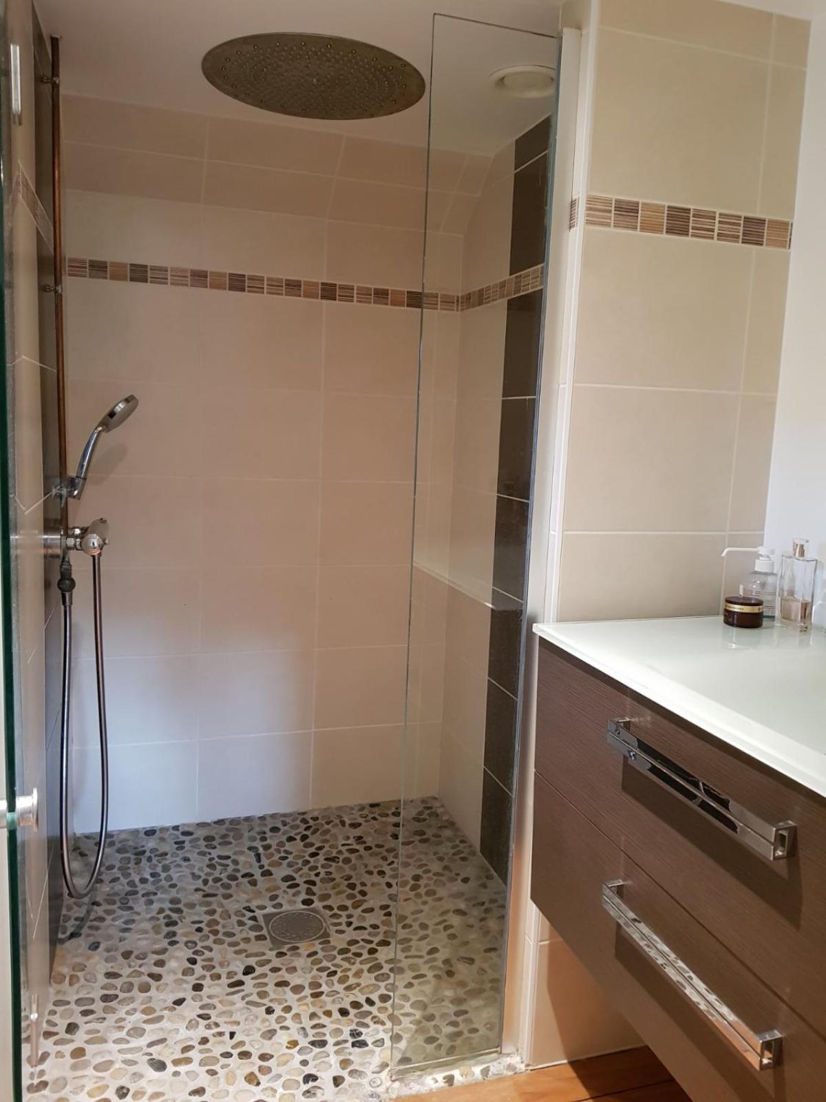 Two-Bedroom Apartment - Photo 3