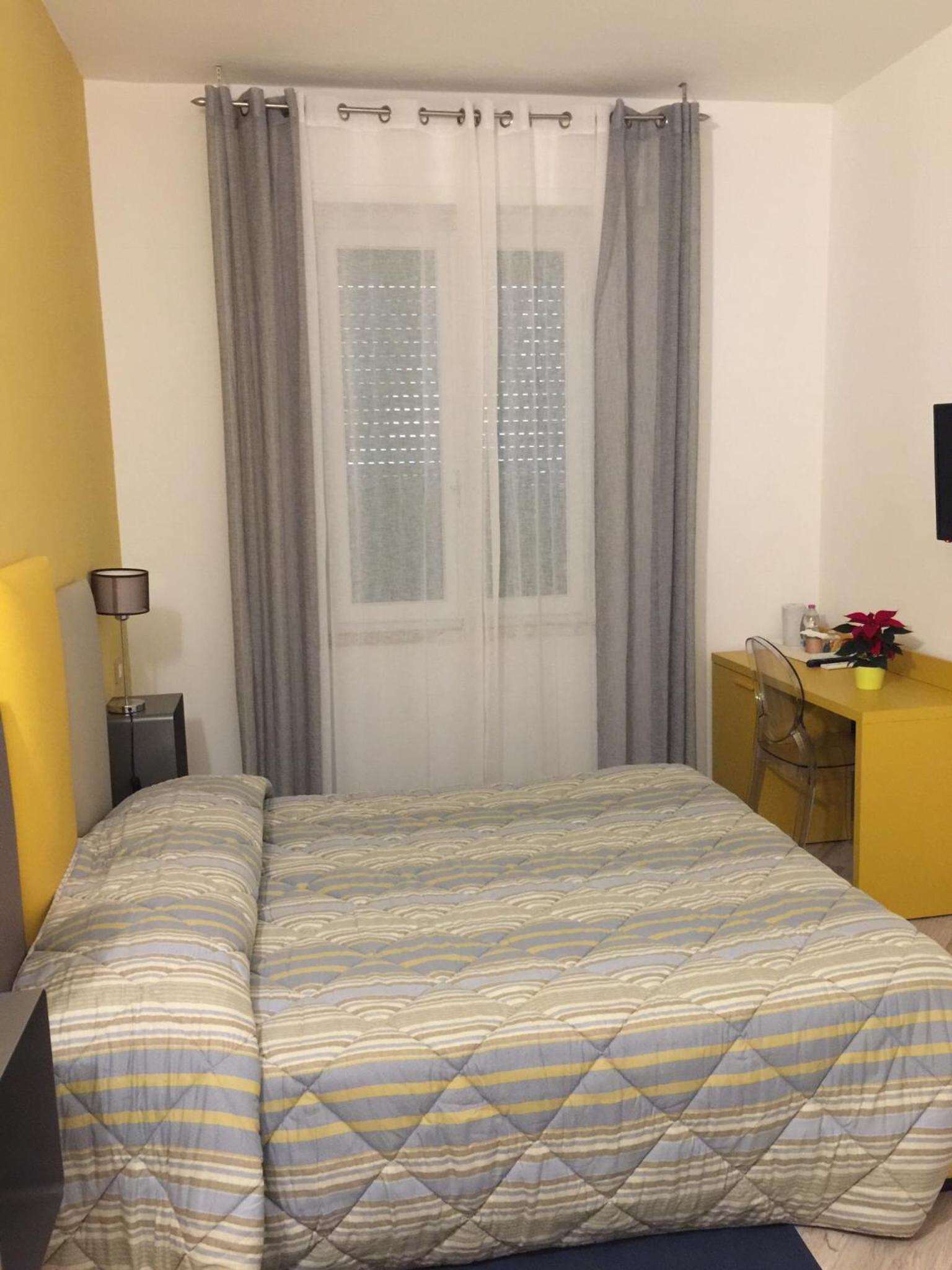 Double Room with Private Bathroom - Photo 5