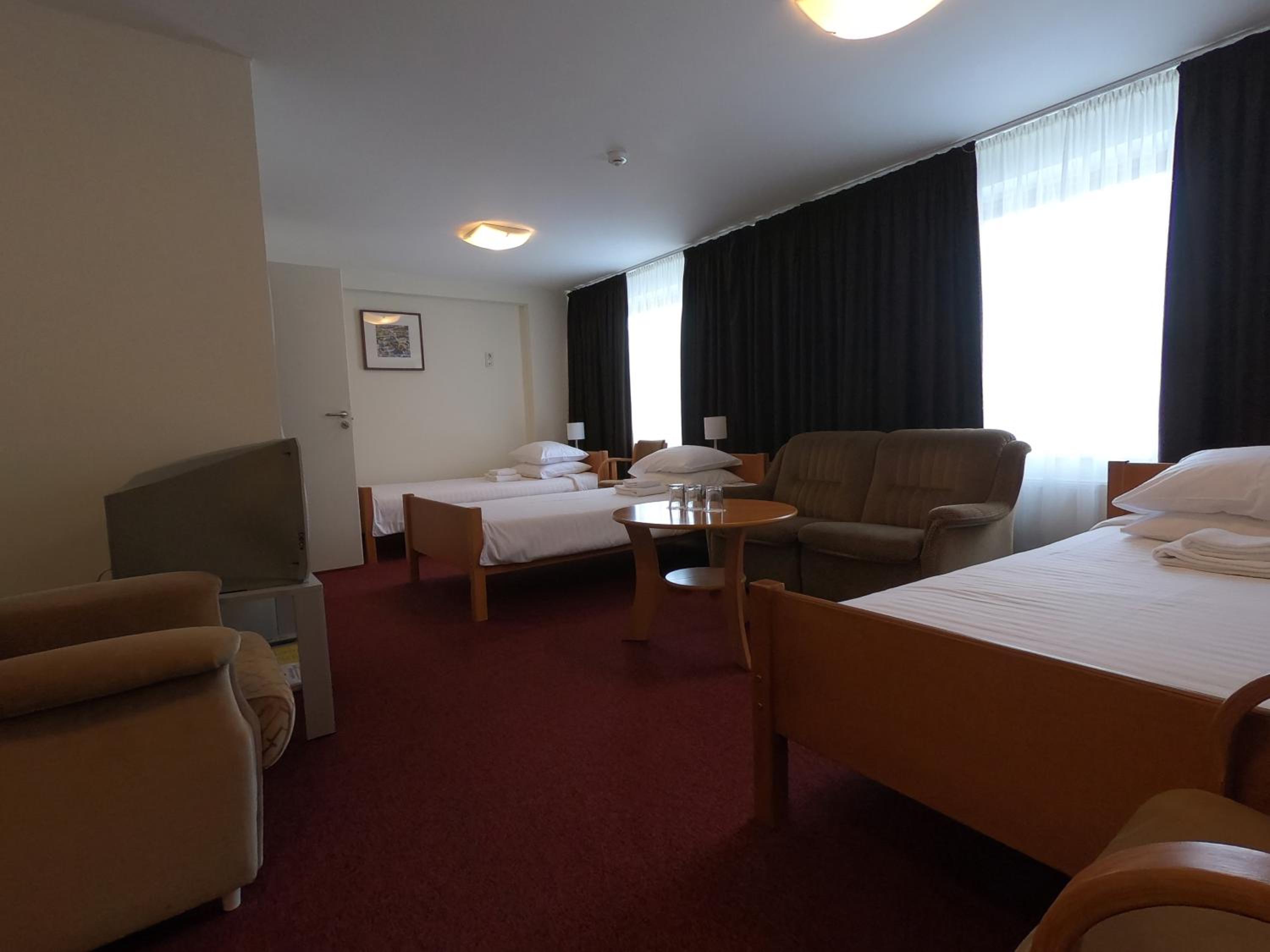 Triple Room - Photo 2
