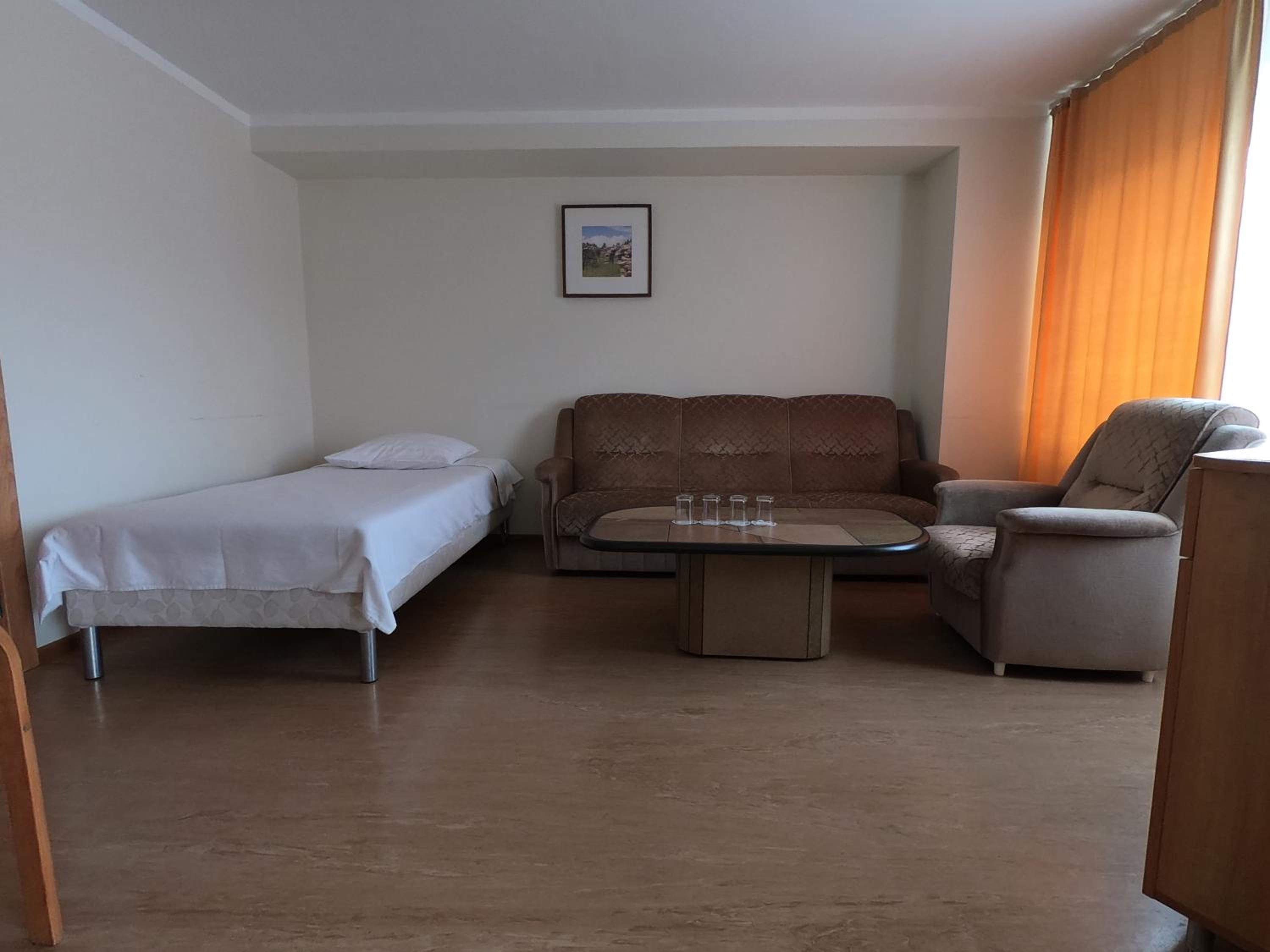 Quadruple Room - Photo 12
