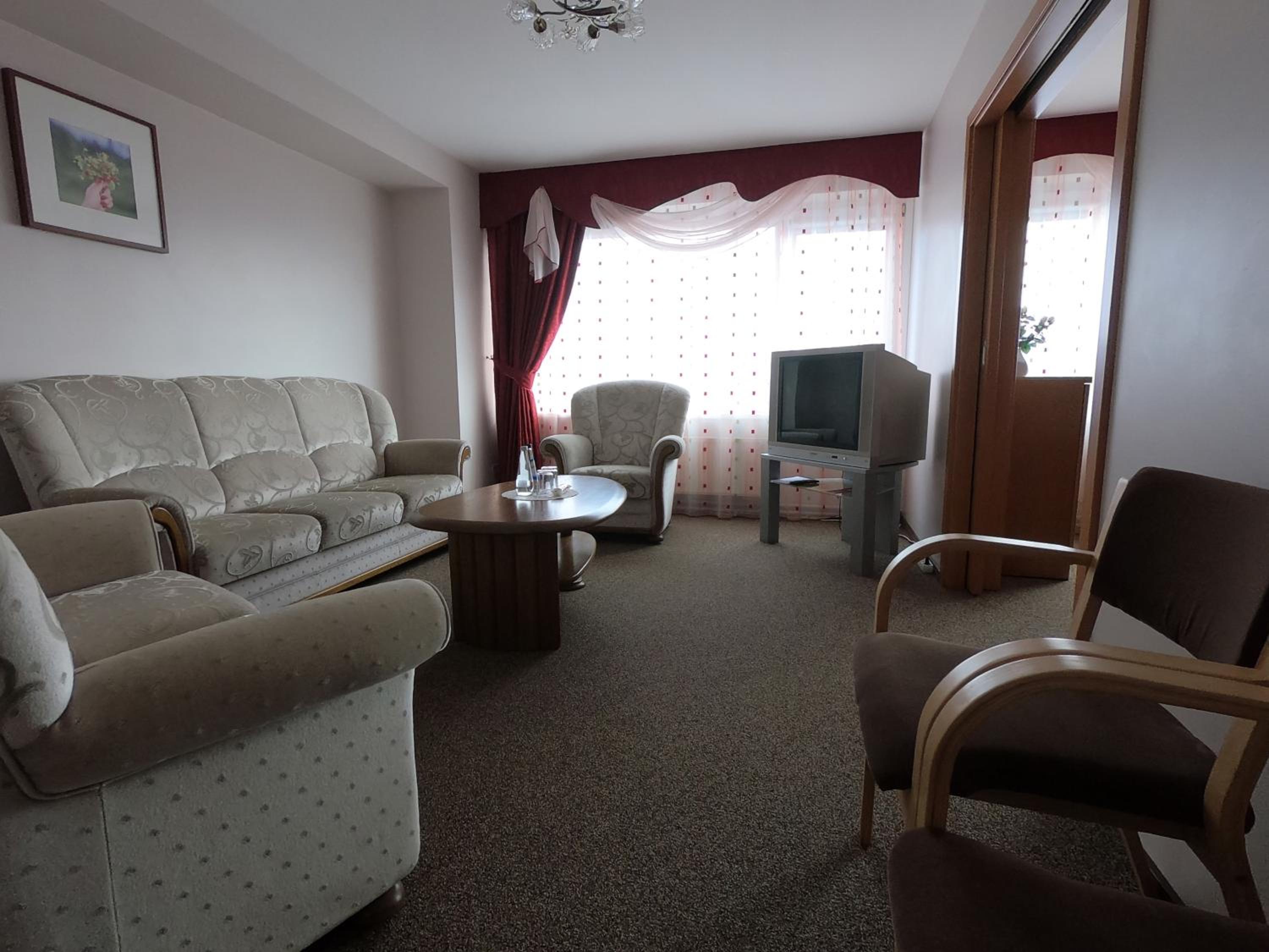 Suite - Photo 2