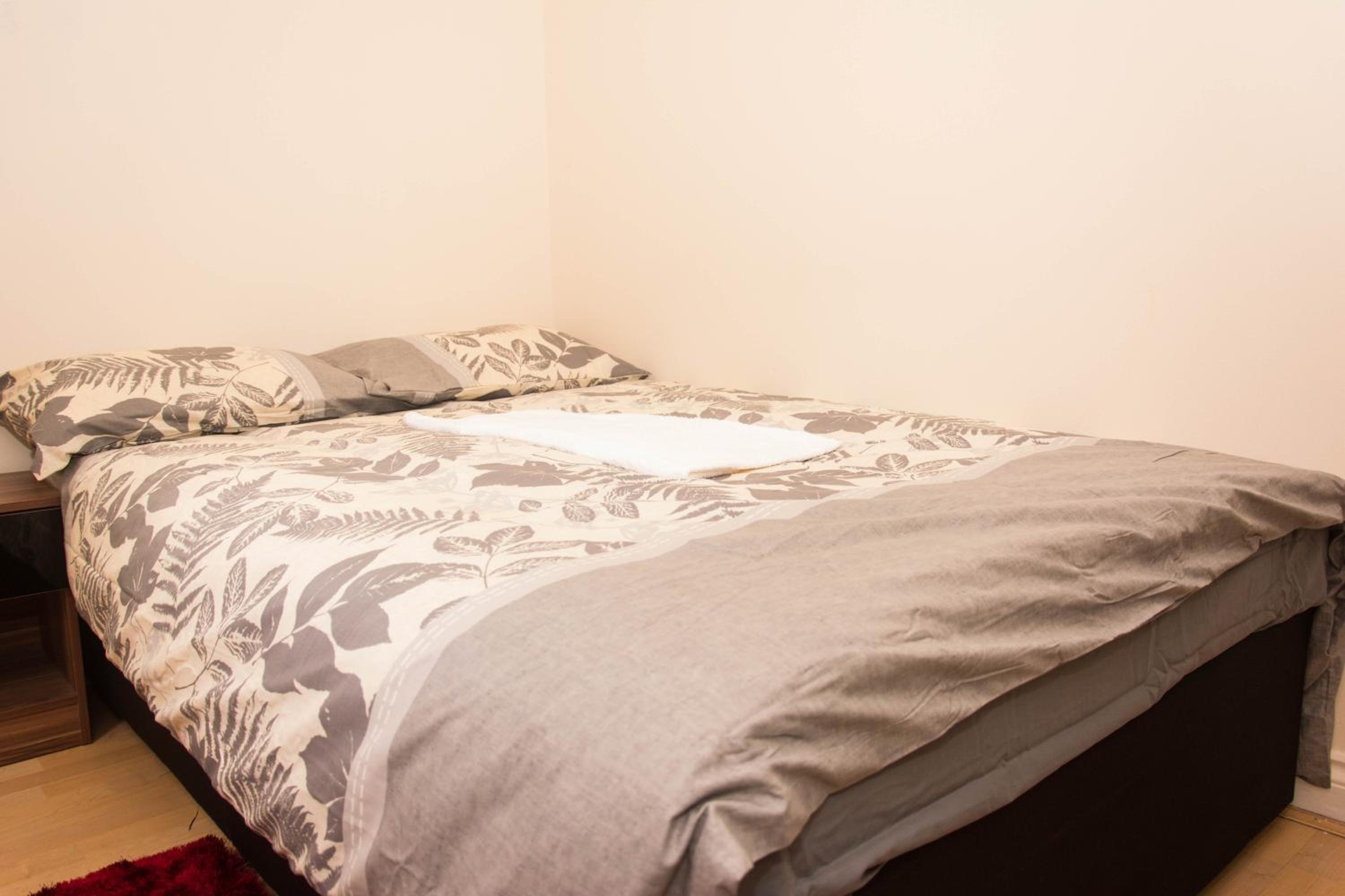 Budget Double Room - Photo 4