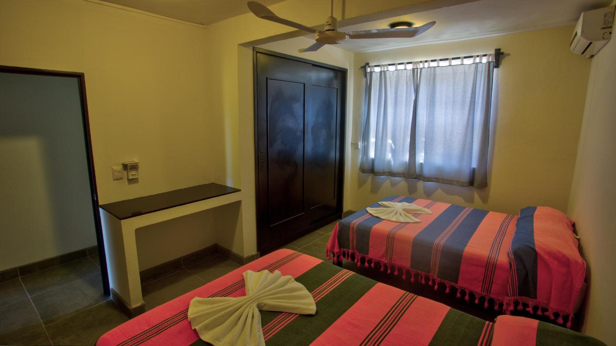 One-Bedroom Apartment - Photo 2