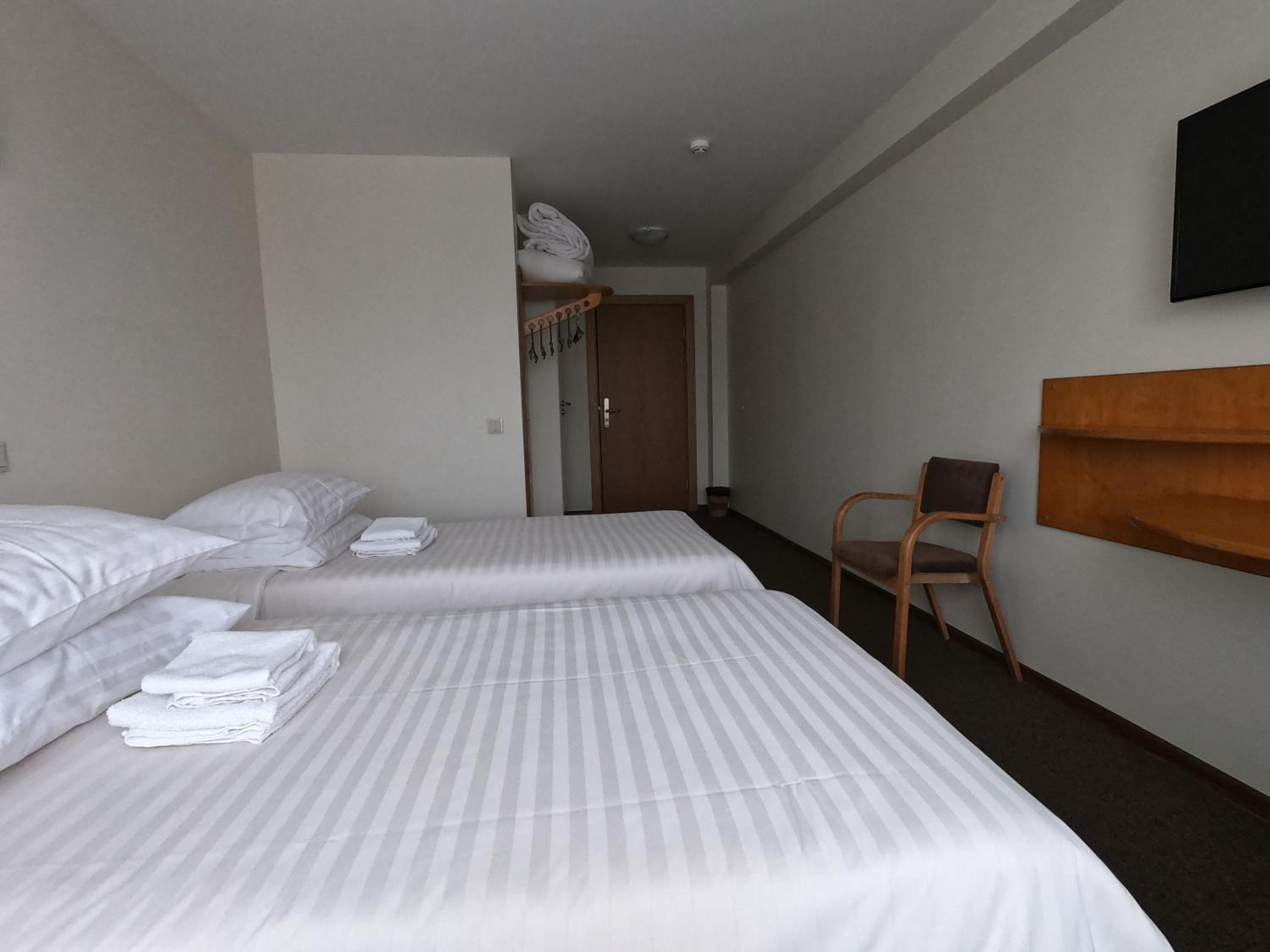 Classic Twin Room - Photo 3