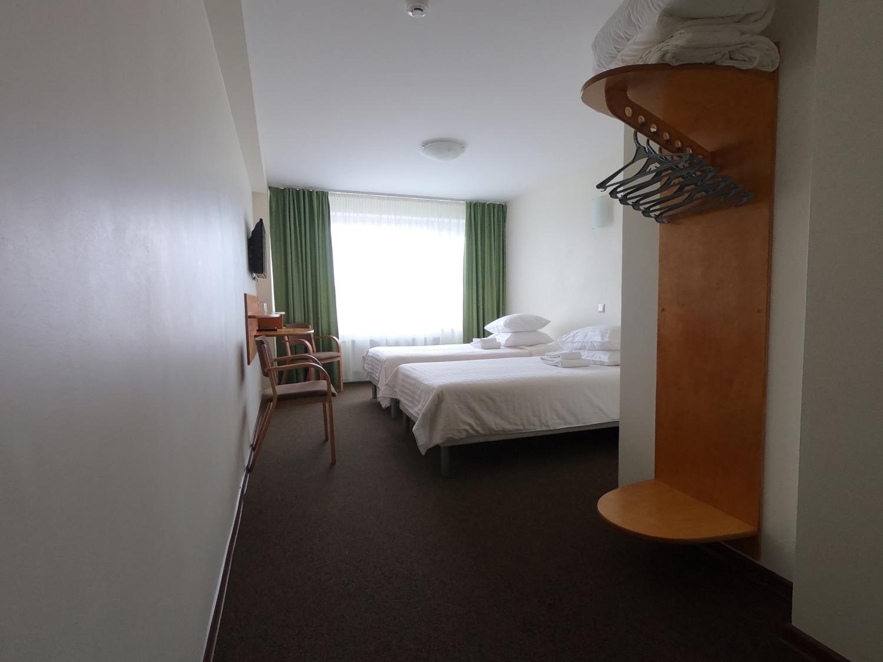 Classic Twin Room - Photo 4