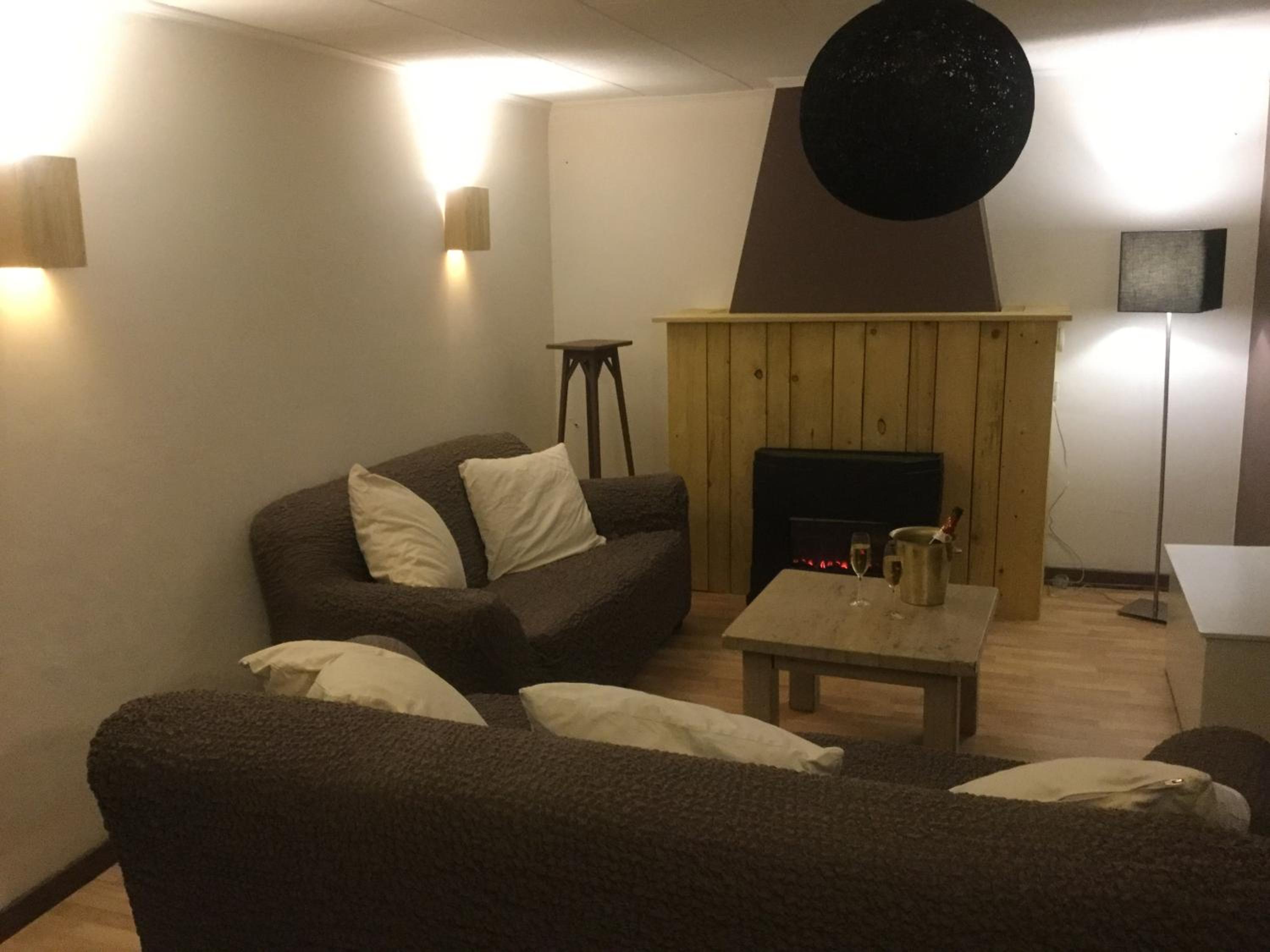 Three-Bedroom House photo 3