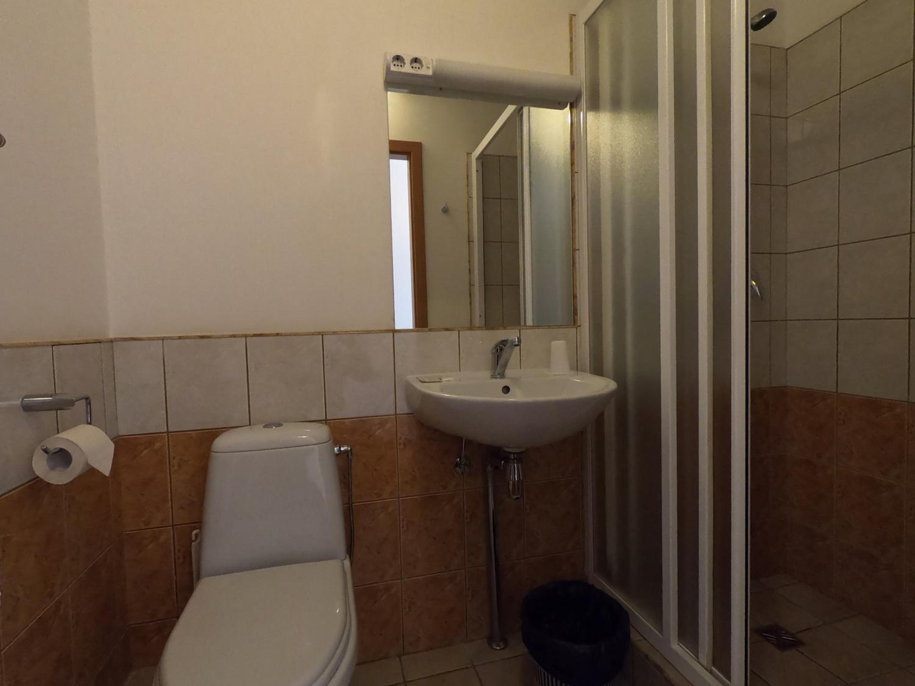 Twin Room - Photo 2