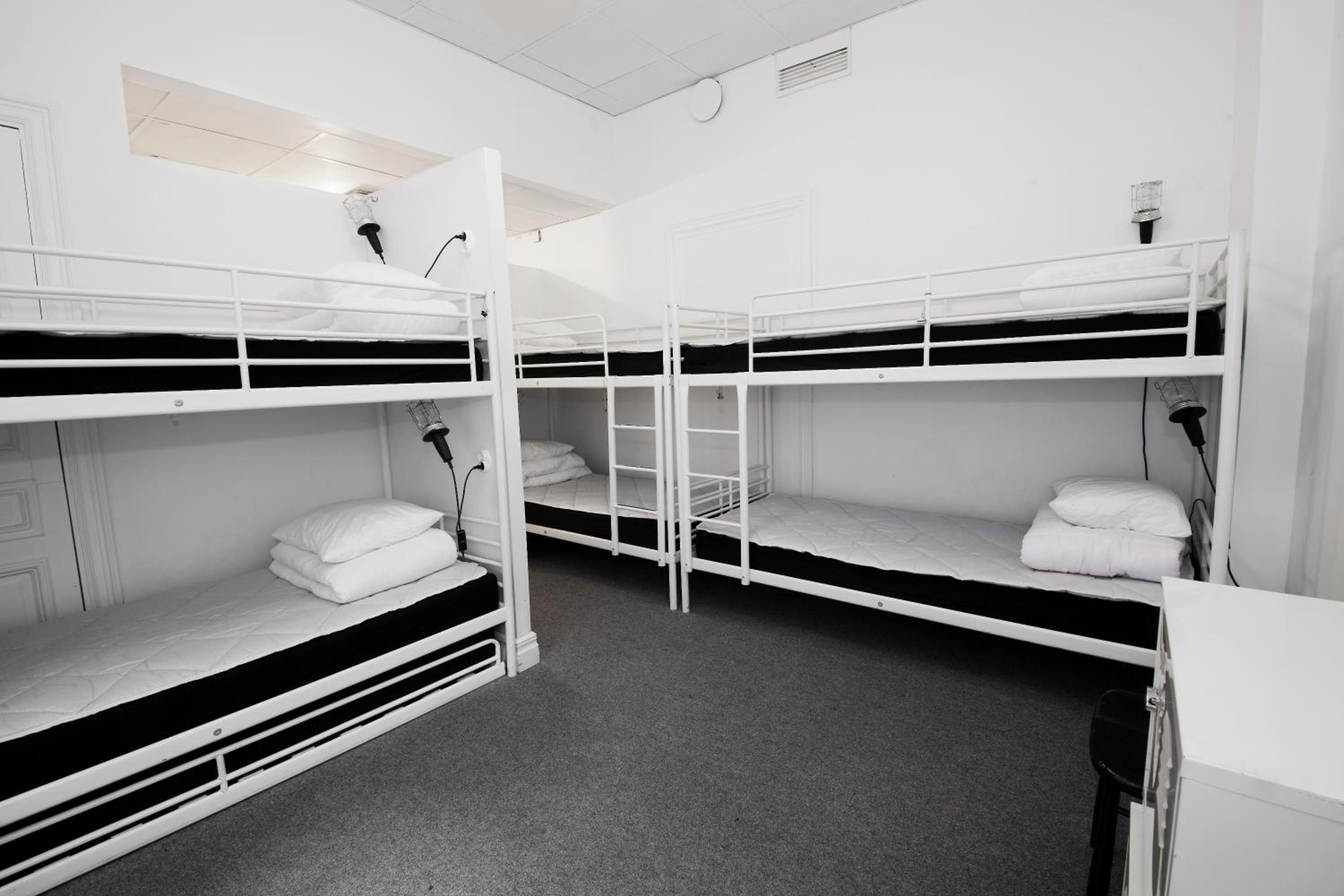 Standard Apartment (6 Adults)