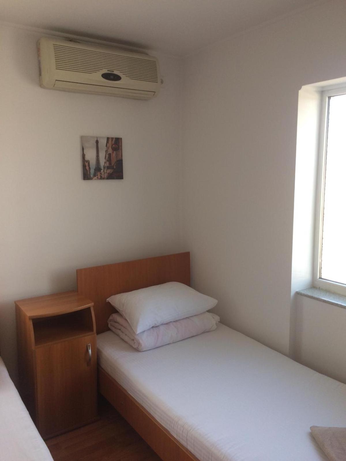 Triple Room with Private Bathroom - Photo 1