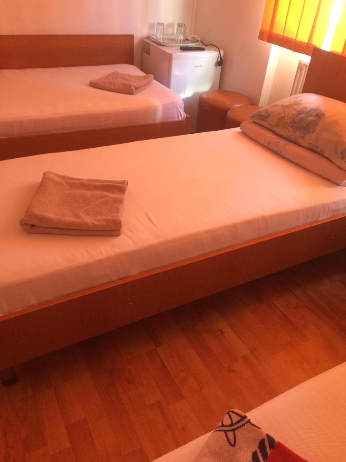 Triple Room with Private Bathroom - Photo 3