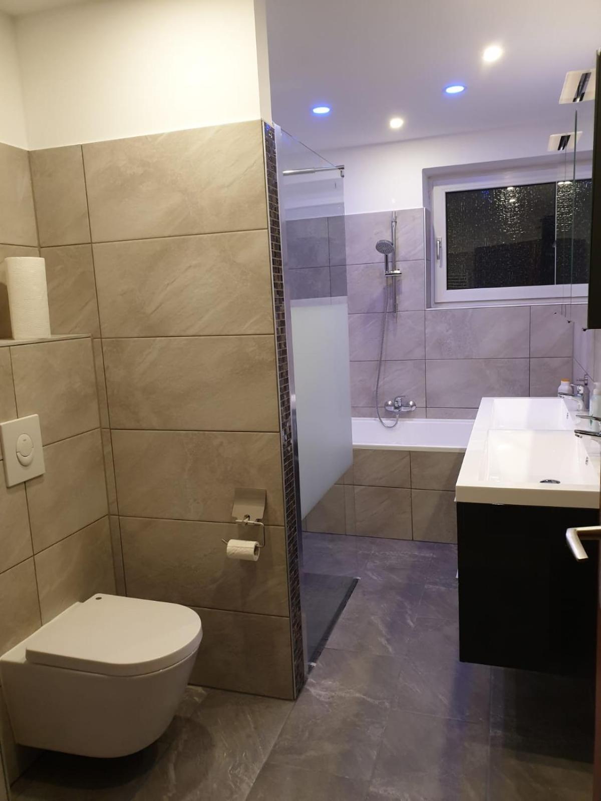 Apartment - Split Level - Photo 19