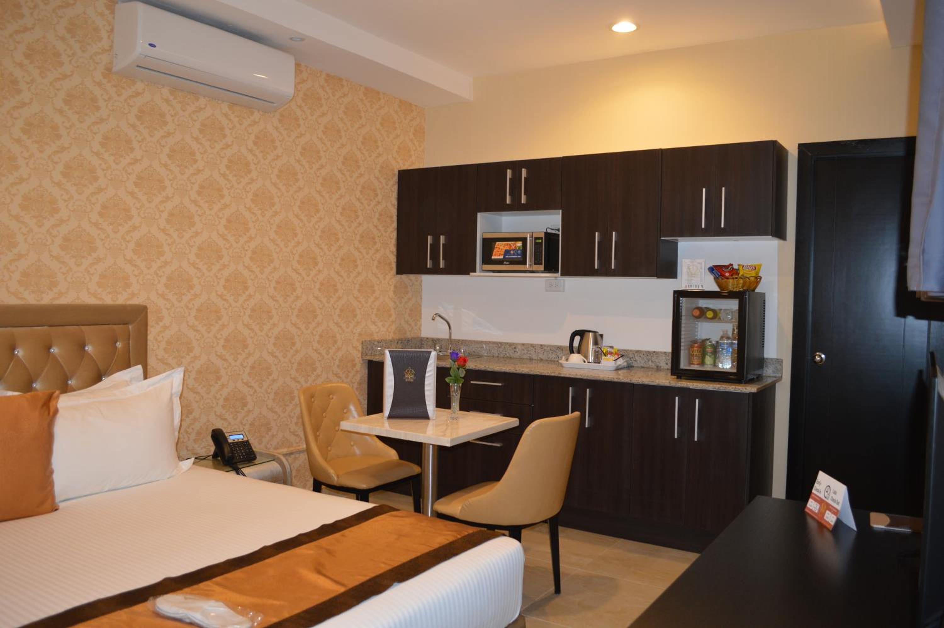 Deluxe Queen Room photo 2