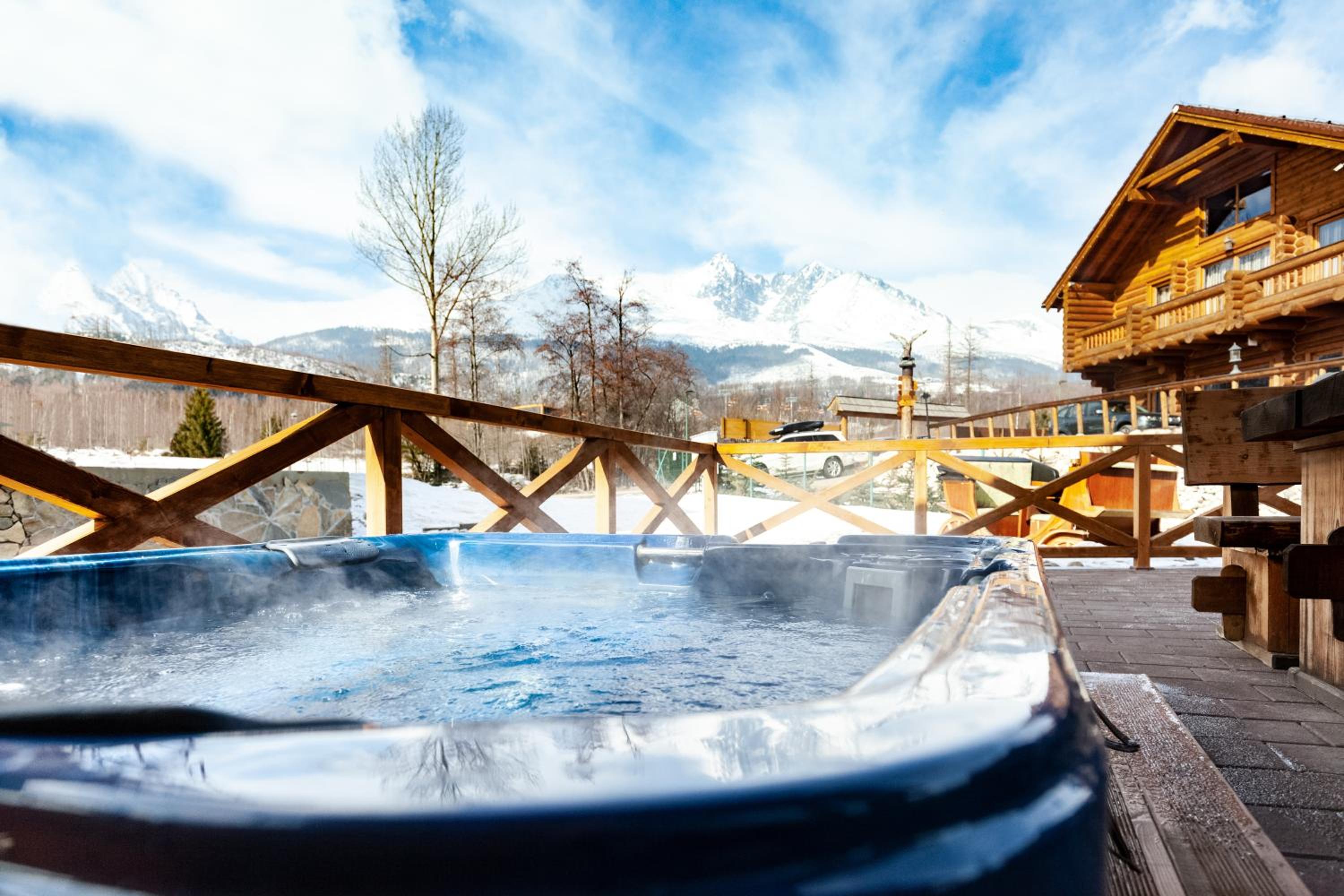 Apartment with Hot Tub and Mountain View - Photo 18