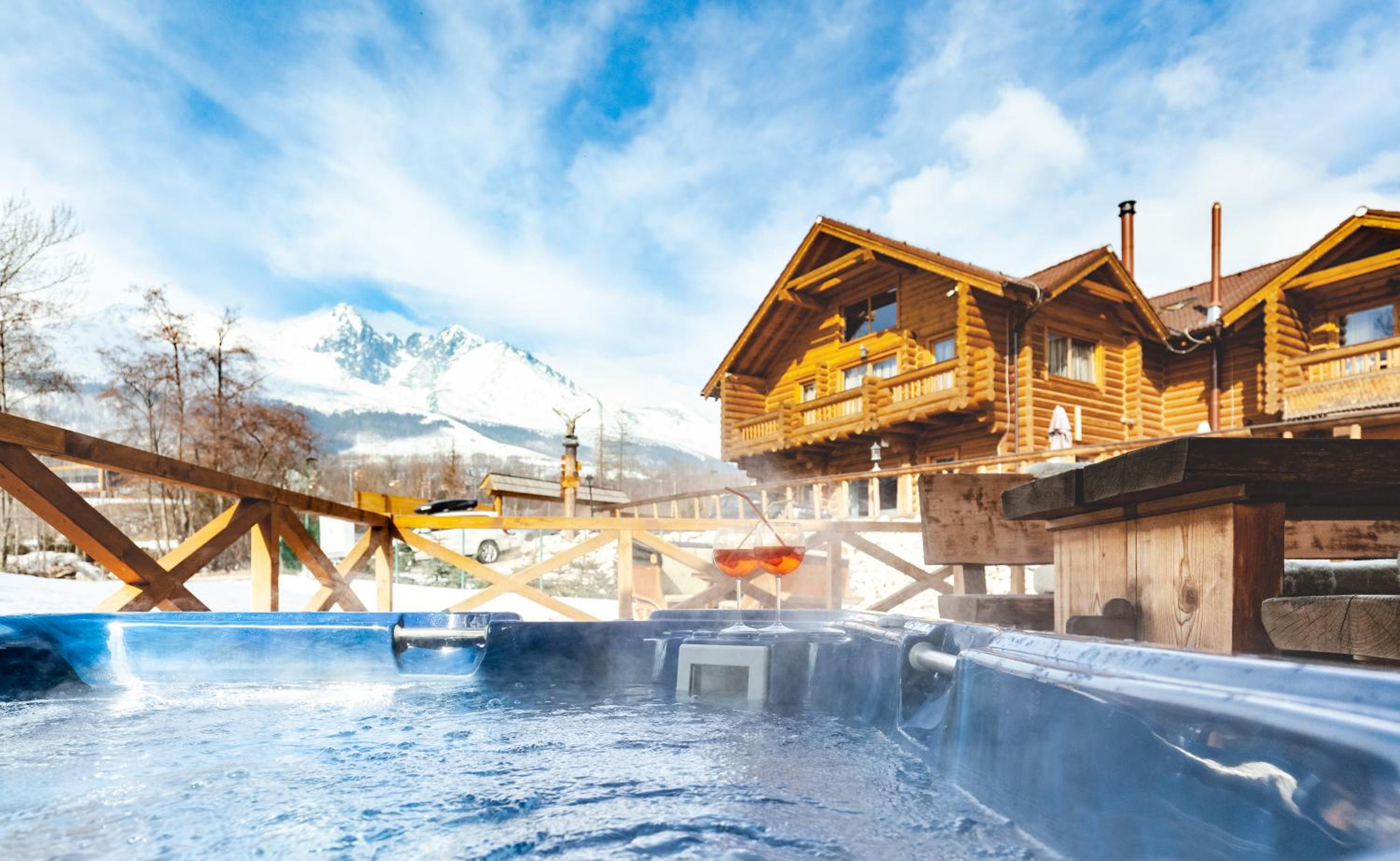 Apartment with Hot Tub and Mountain View - Photo 2