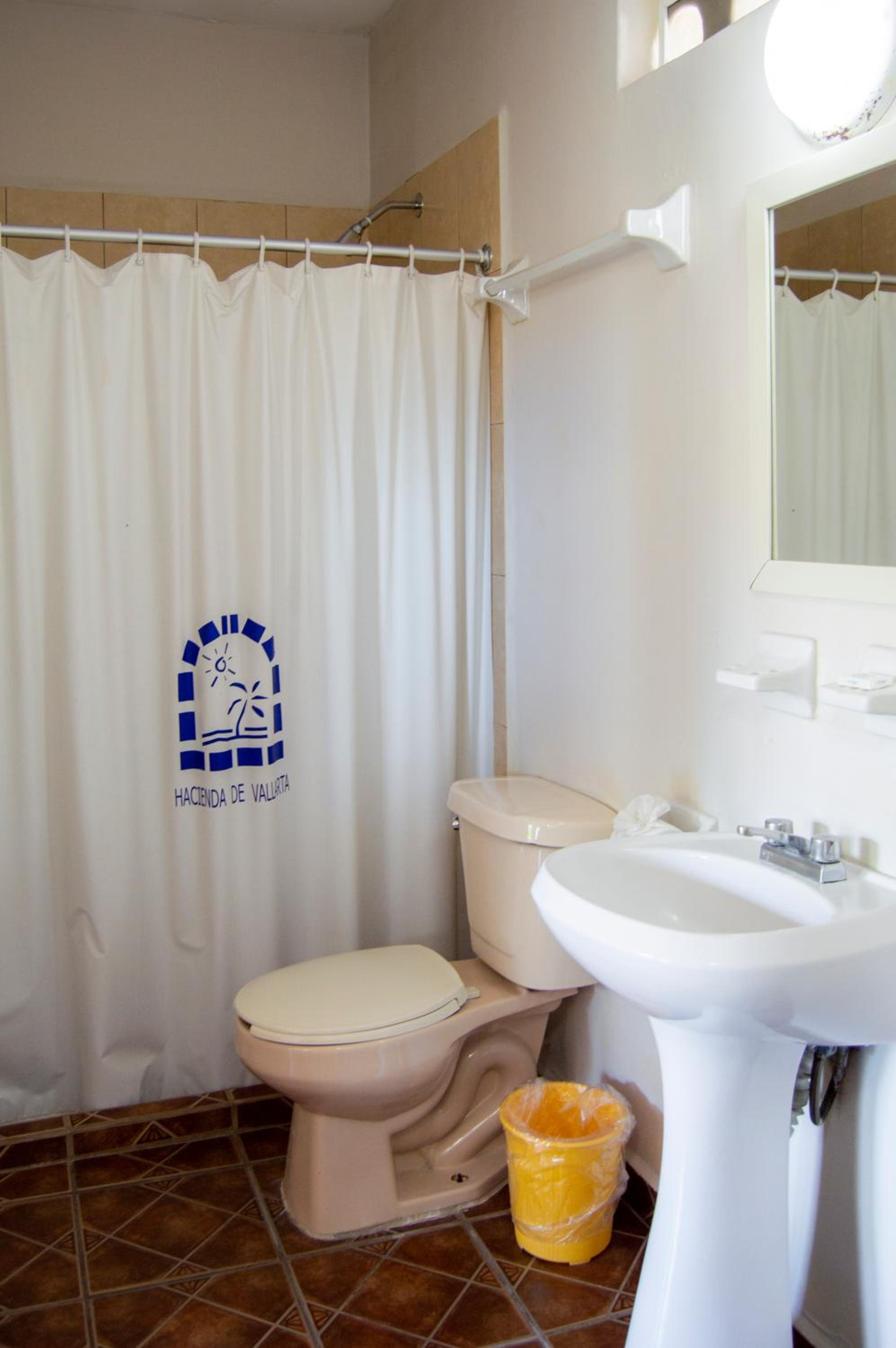 Standard Quadruple Room - Photo 6