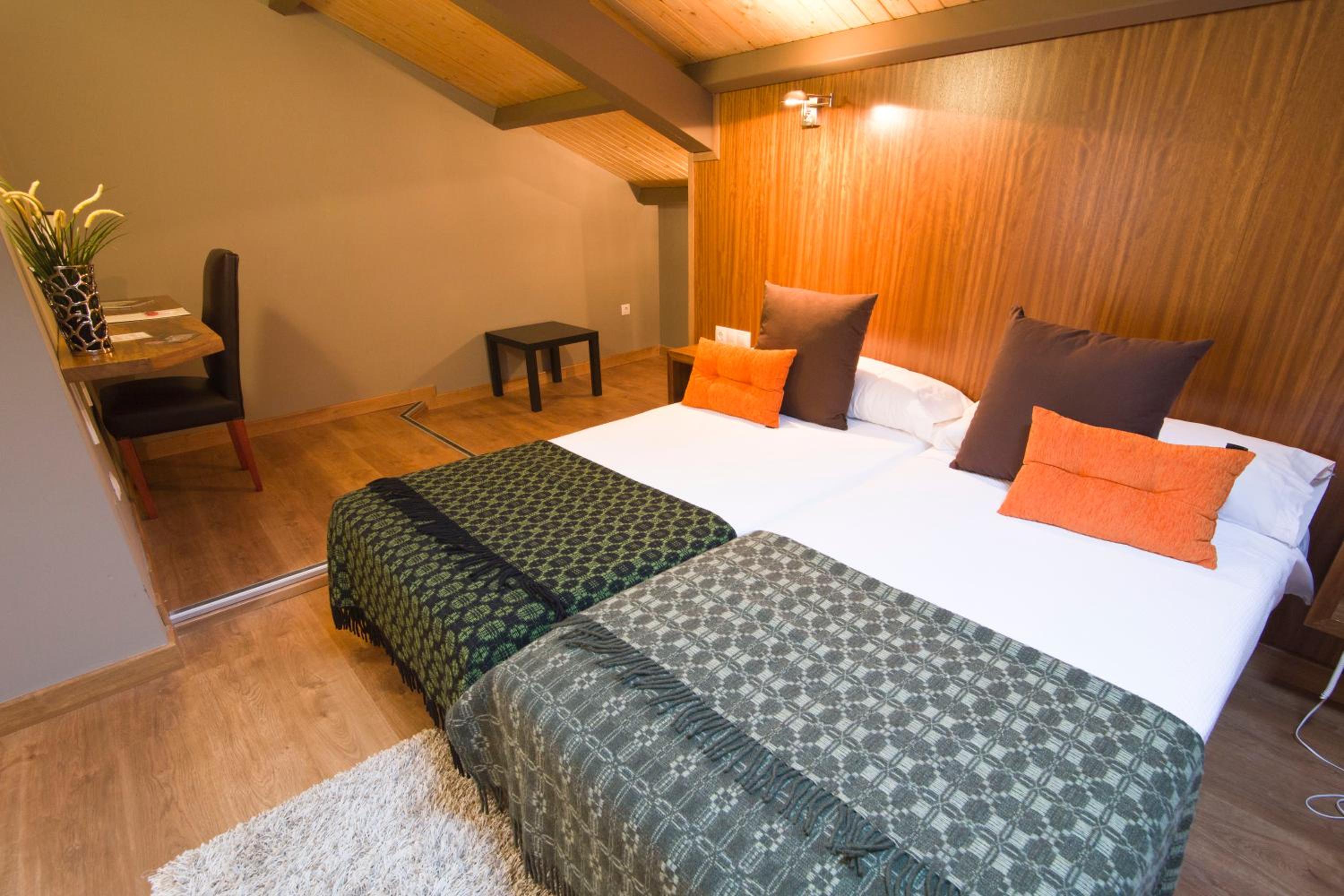Triple Room - Main Building - Photo 6