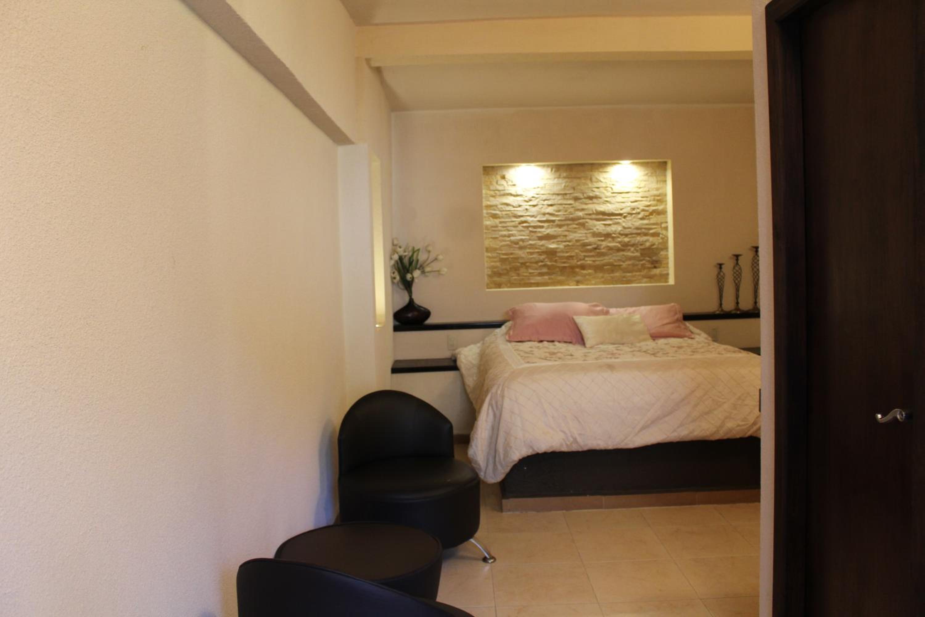 Queen Room photo 3