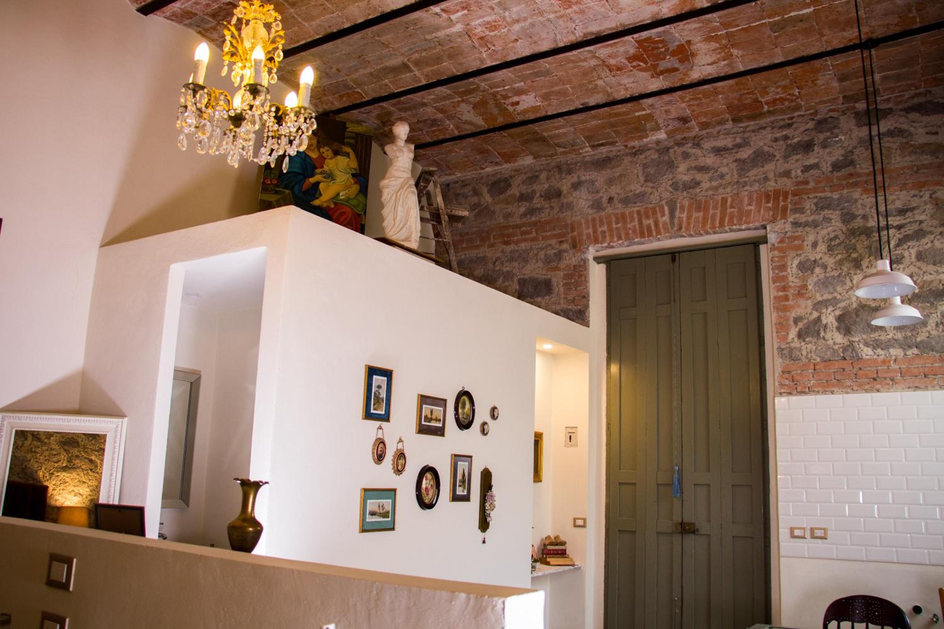 Quadruple Room with Bathroom - Photo 7