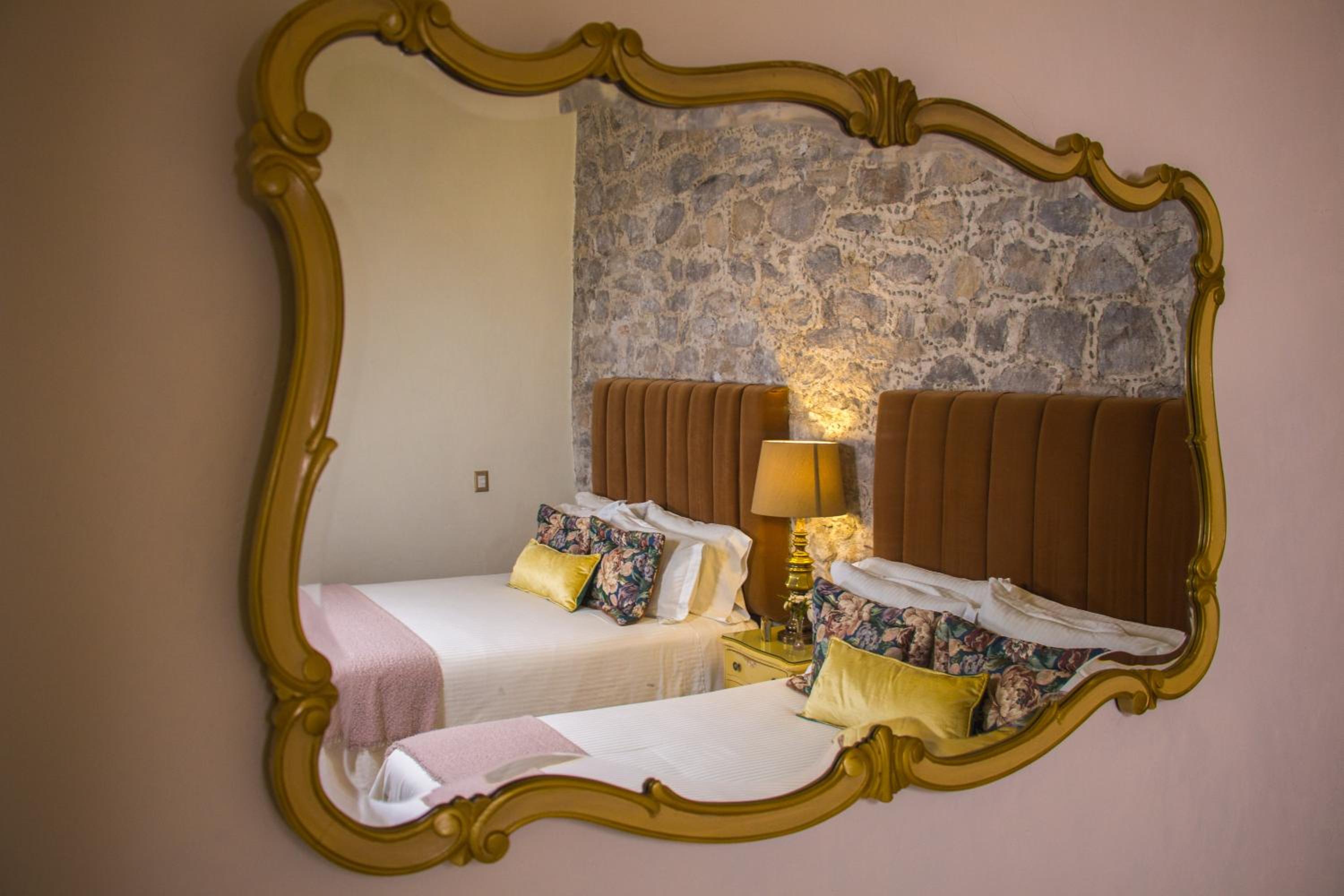 Quadruple Room with Bathroom - Photo 1