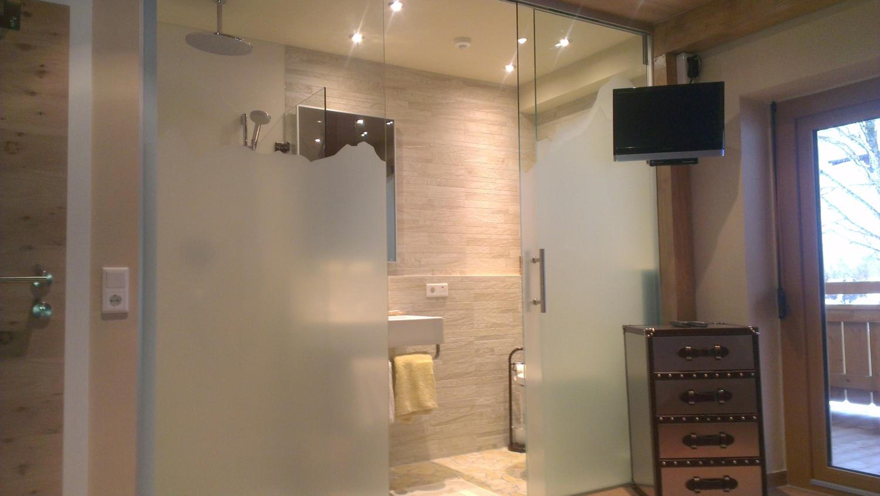 Double Room with Balcony - Photo 15