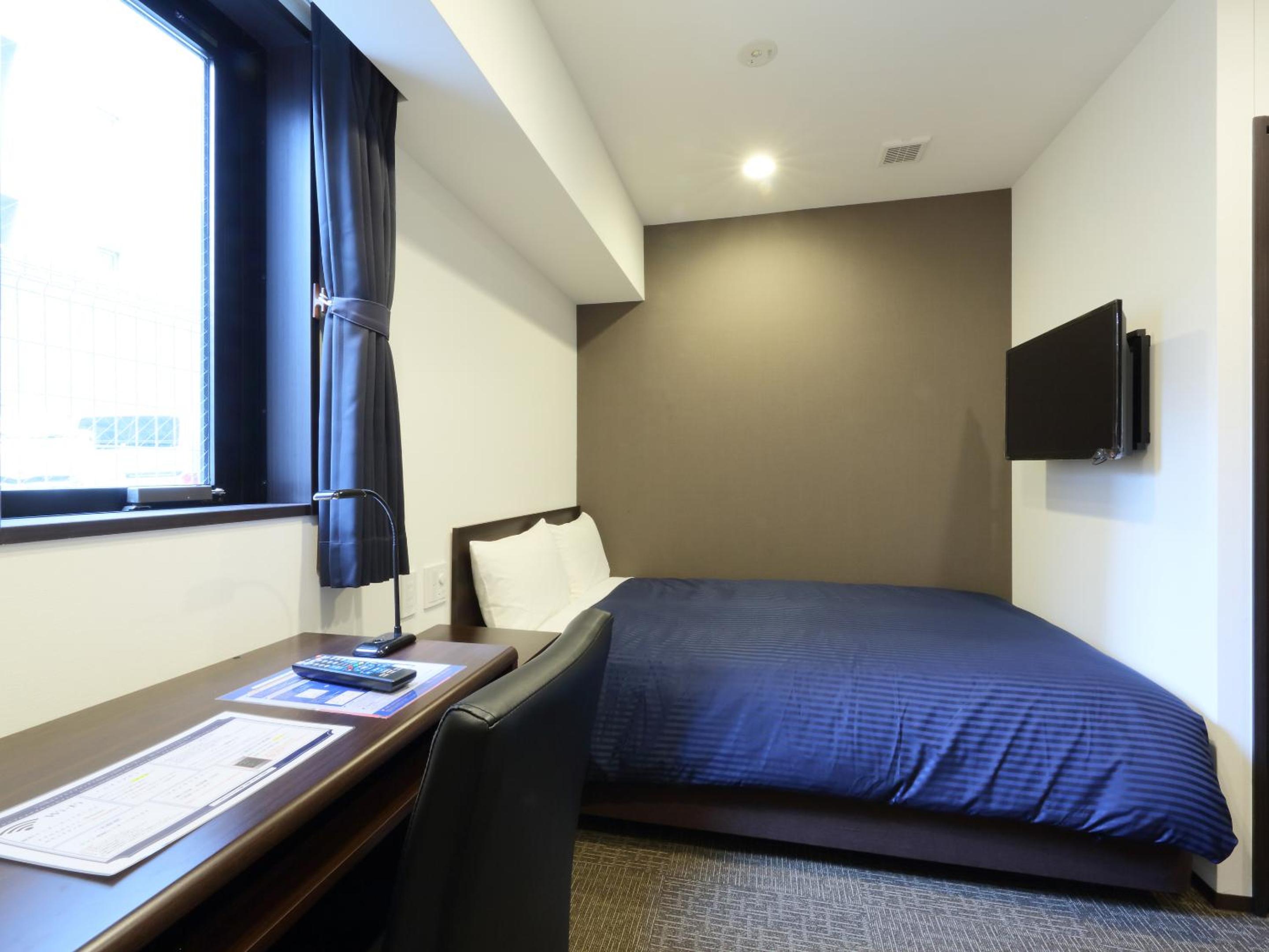 Double Room with Small Double Bed - Non-Smoking photo 3
