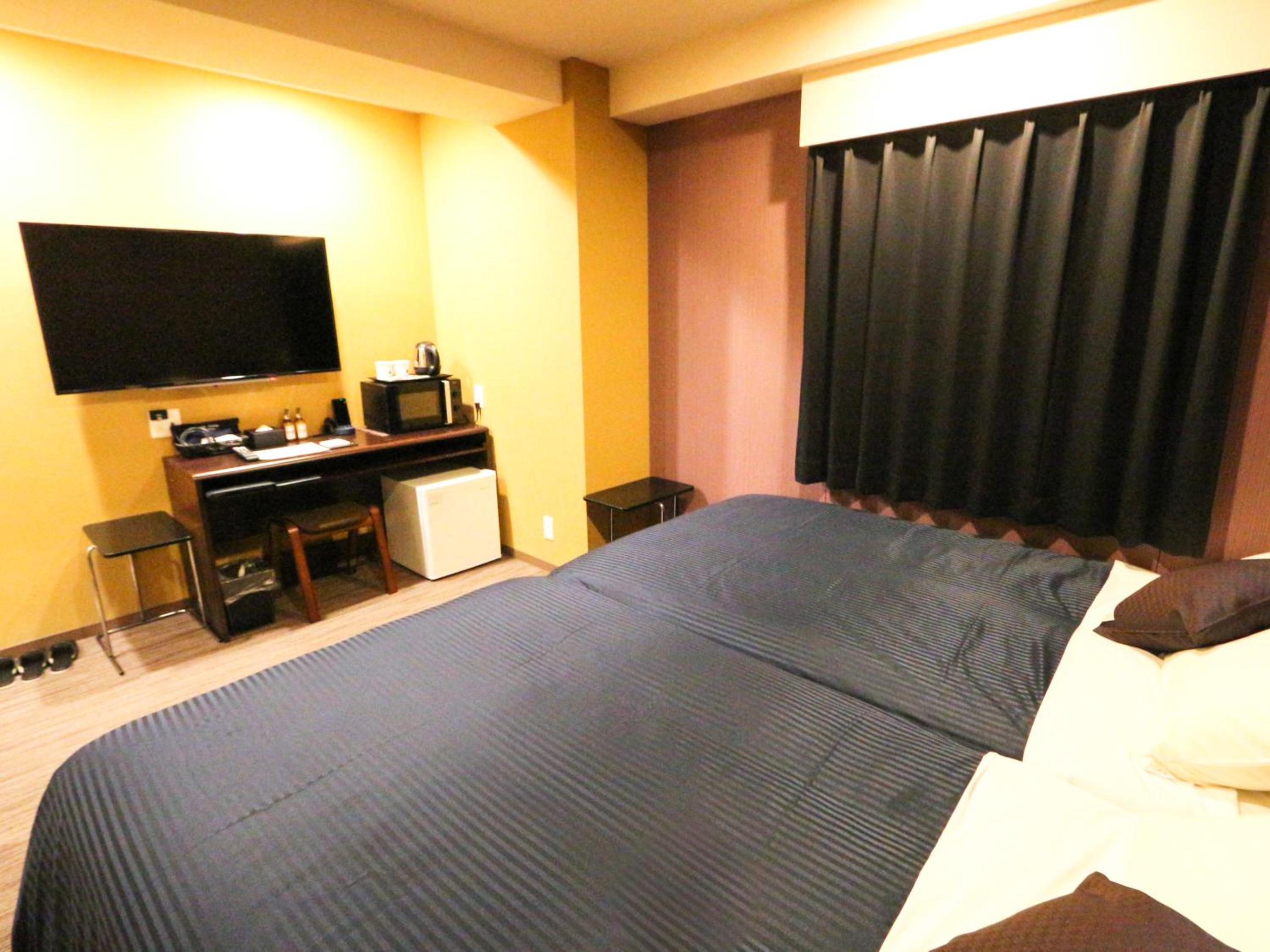 Twin Room - Smoking photo 3