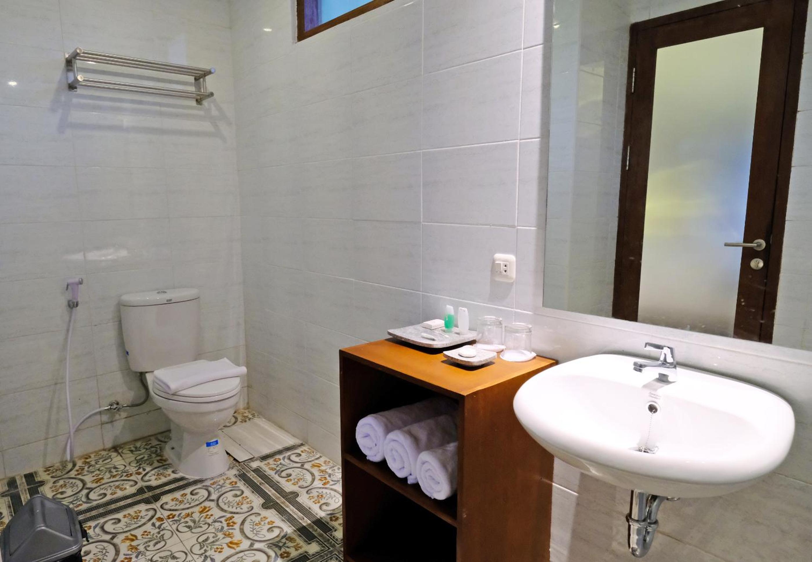 Triple Room with Pool View - Photo 5