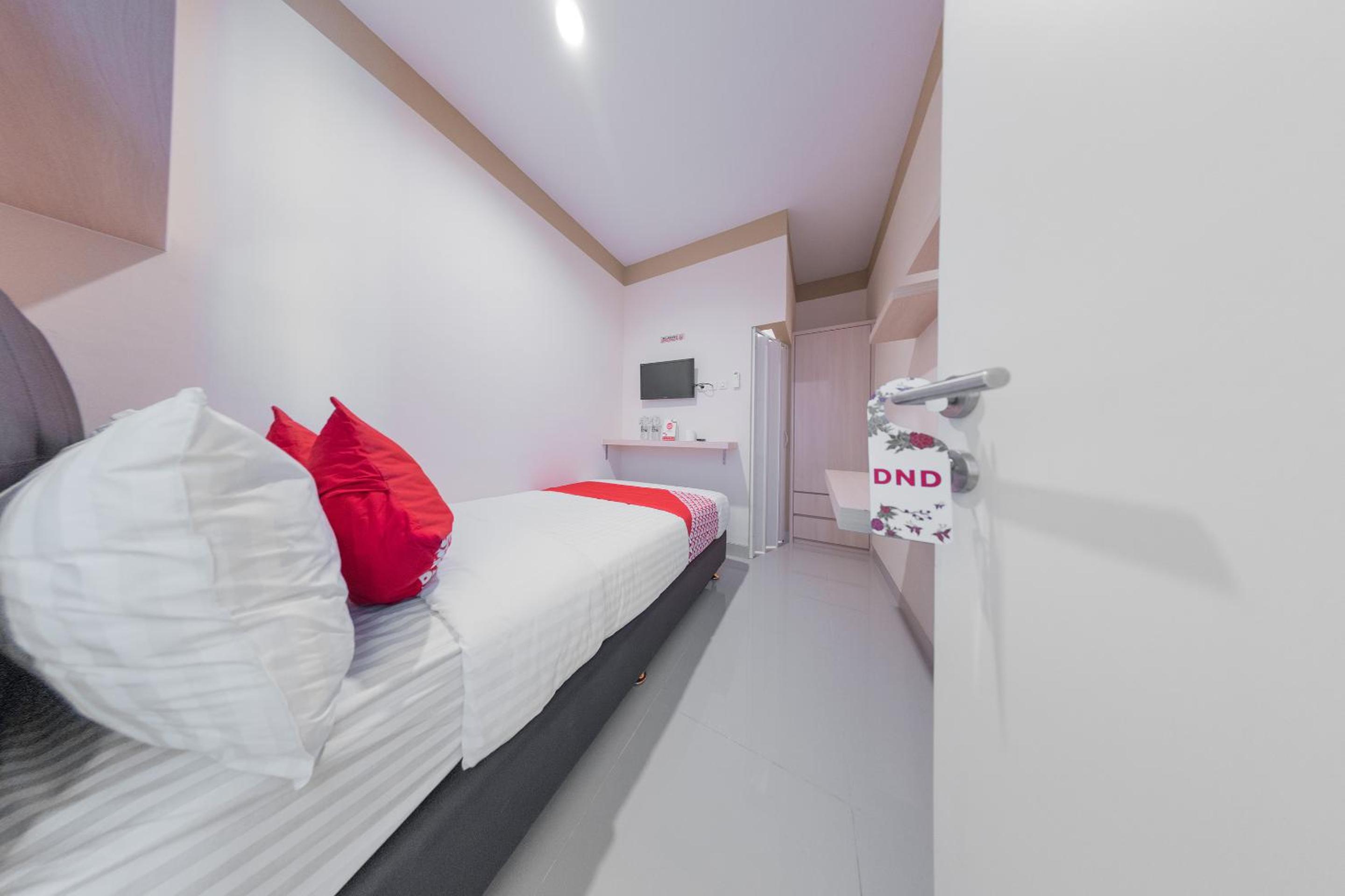 Standard Double Room - Photo 12