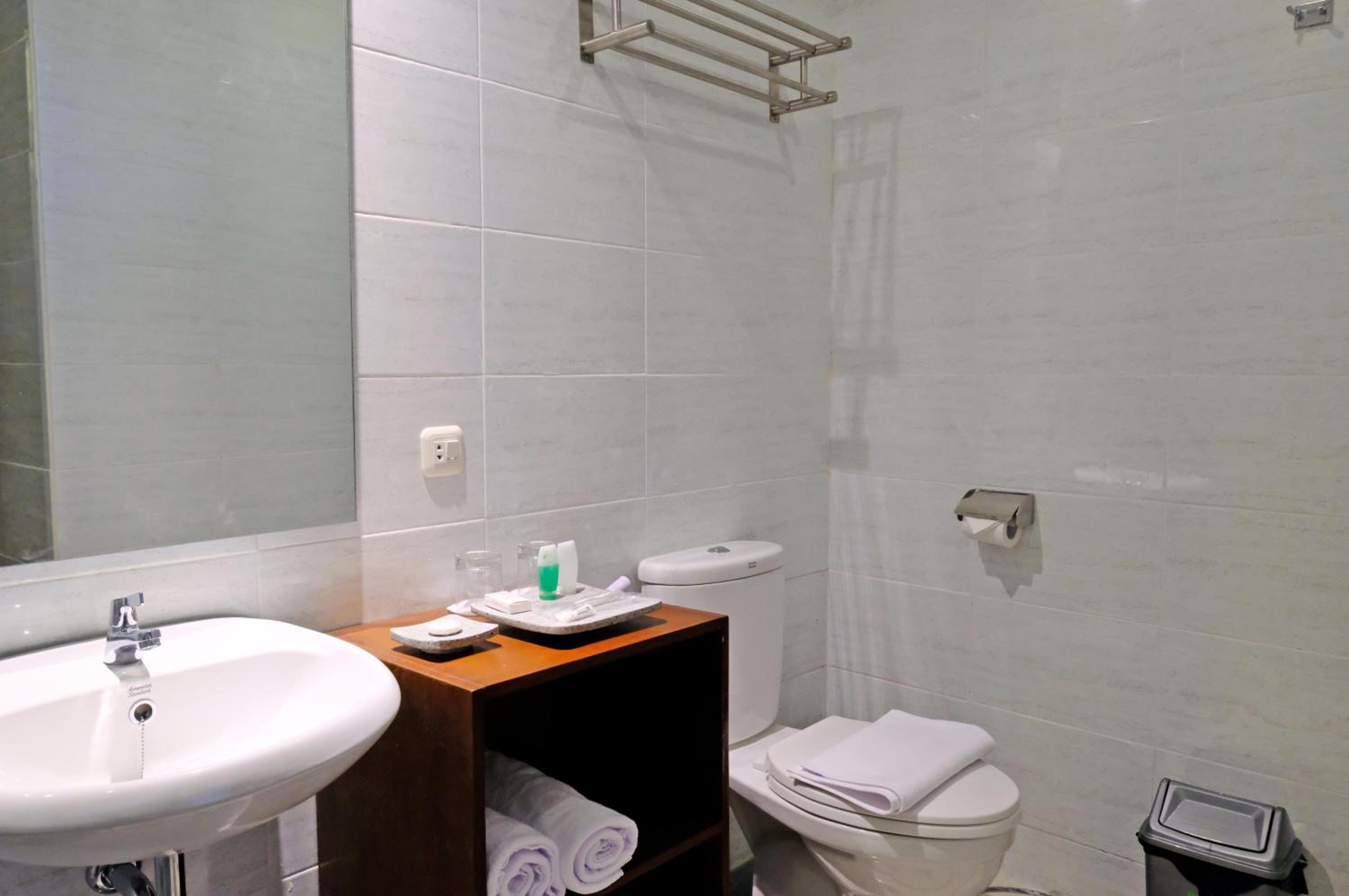 Double Room with Pool View - Photo 2