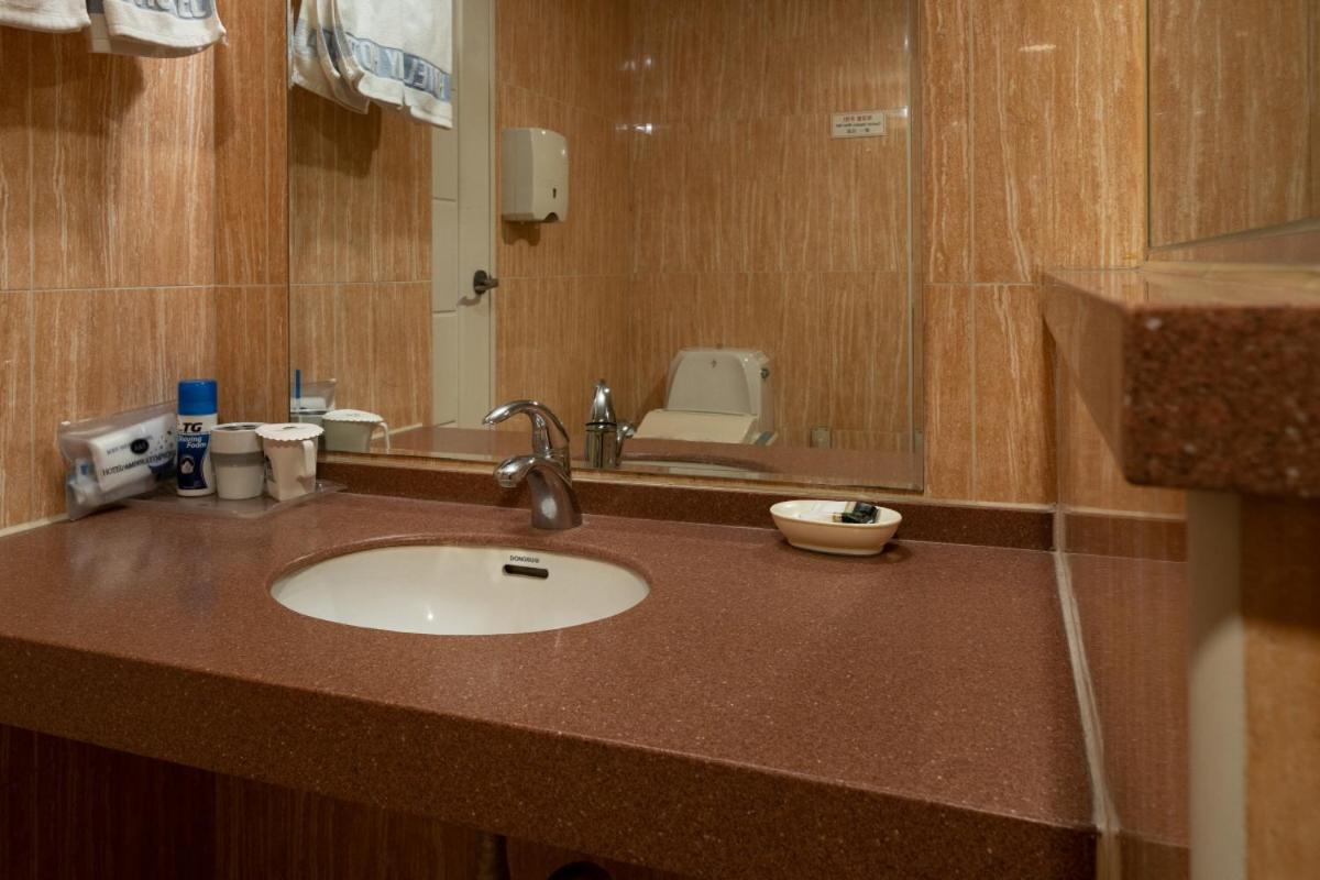 Superior Twin Room - Photo 7