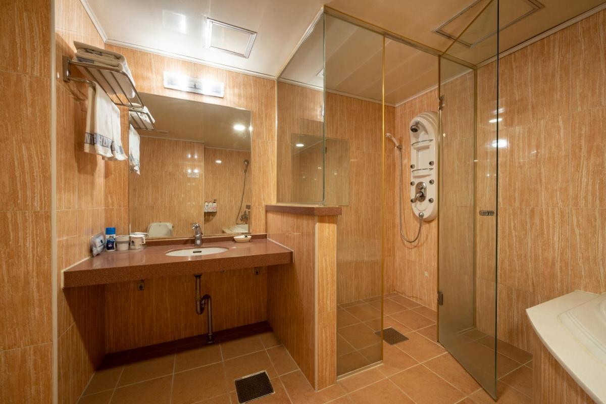 Superior Twin Room - Photo 8