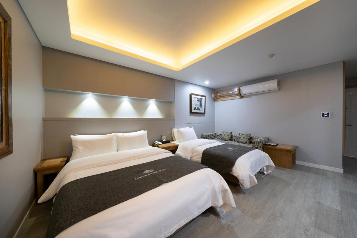 Superior Twin Room - Photo 1