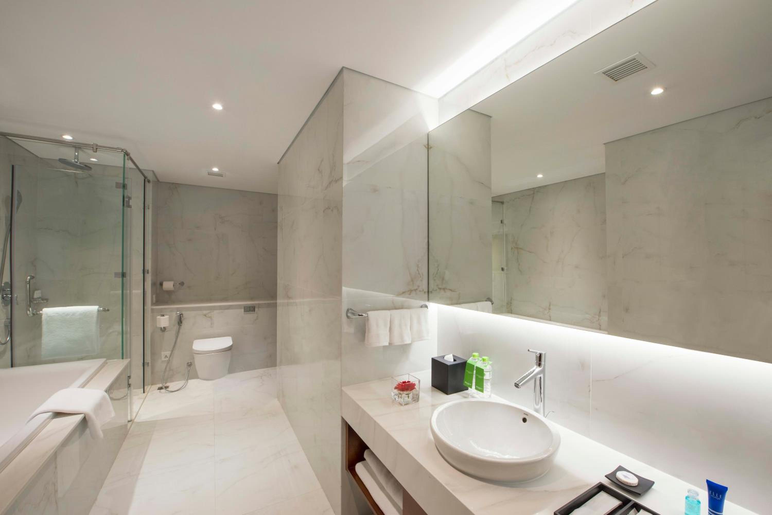 Junior King Suite photo 2