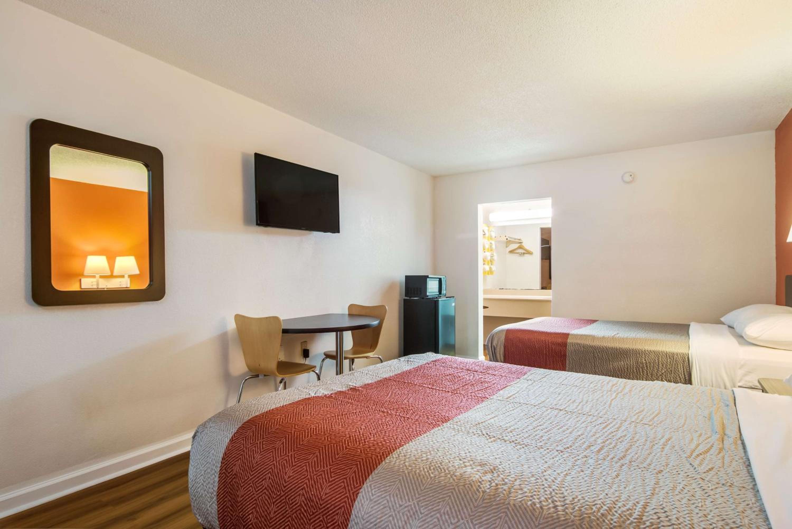 Deluxe Quadruple Room - Non-Smoking - Photo 1